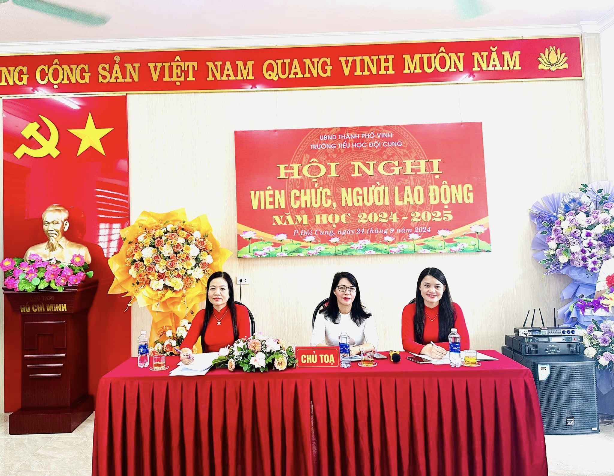 TRƯỜNG TIỂU HỌC ĐỘI CUNG TỔ CHỨC HỘI NGHỊ VIÊN CHỨC, NGƯỜI LAO ĐỘNG NĂM HỌC 2024 - 2025