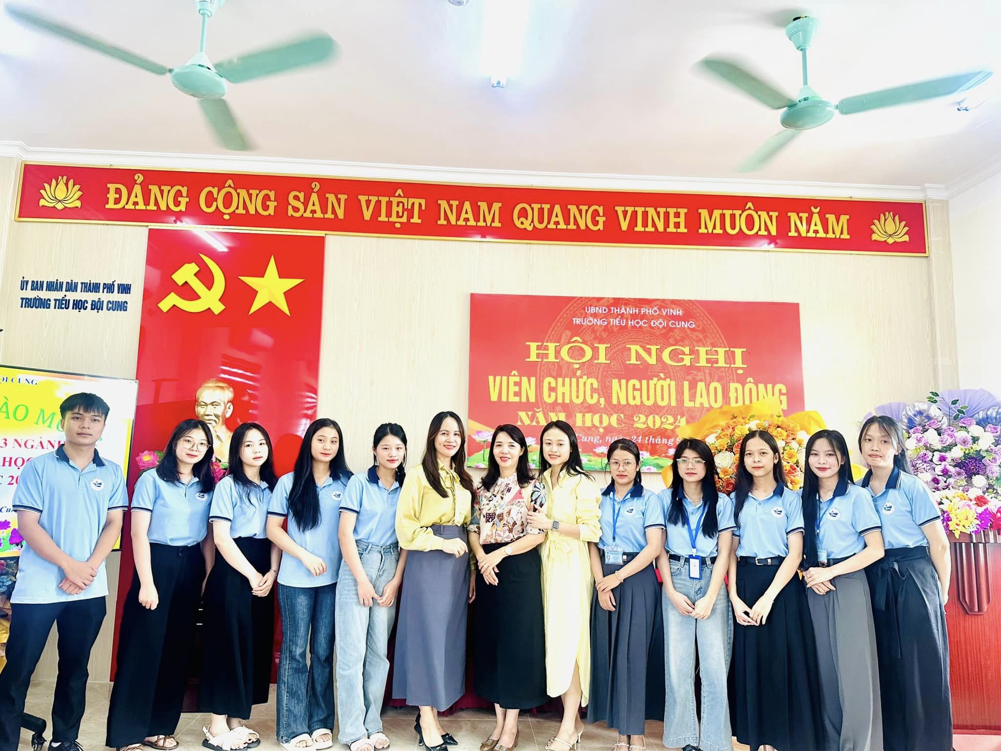 TRƯỜNG TIỂU HỌC ĐỘI CUNG HÂN HOAN CHÀO ĐÓN CÁC BẠN SINH VIÊN K63, KHOA GIÁO DỤC TIỂU HỌC, TRƯỜNG ĐẠI HỌC VINH VỀ RÈN LUYỆN NGHIỆP VỤ SƯ PHẠM TẠI TRƯỜNG