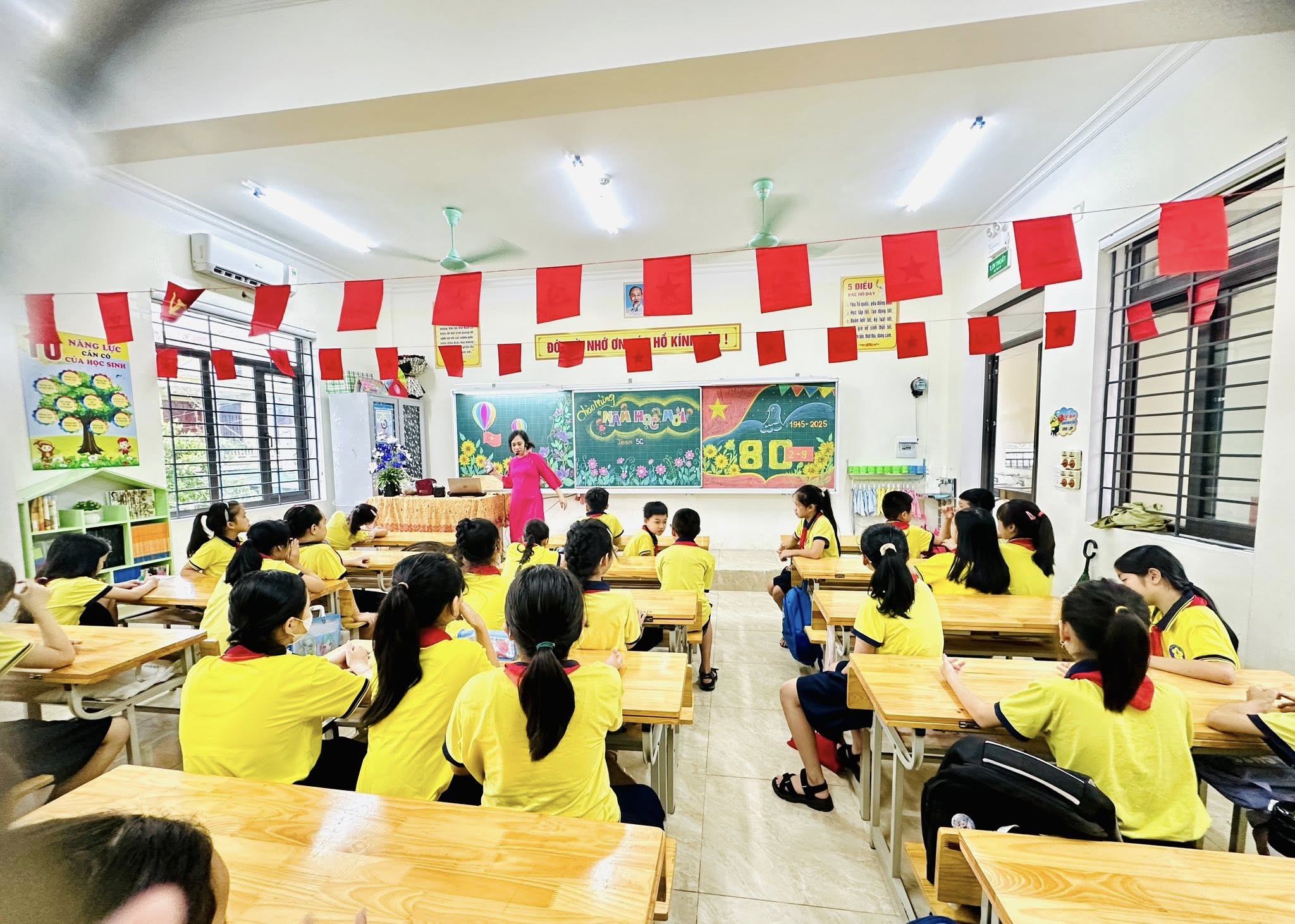 NIỀM VUI NGÀY TỰU TRƯỜNG!