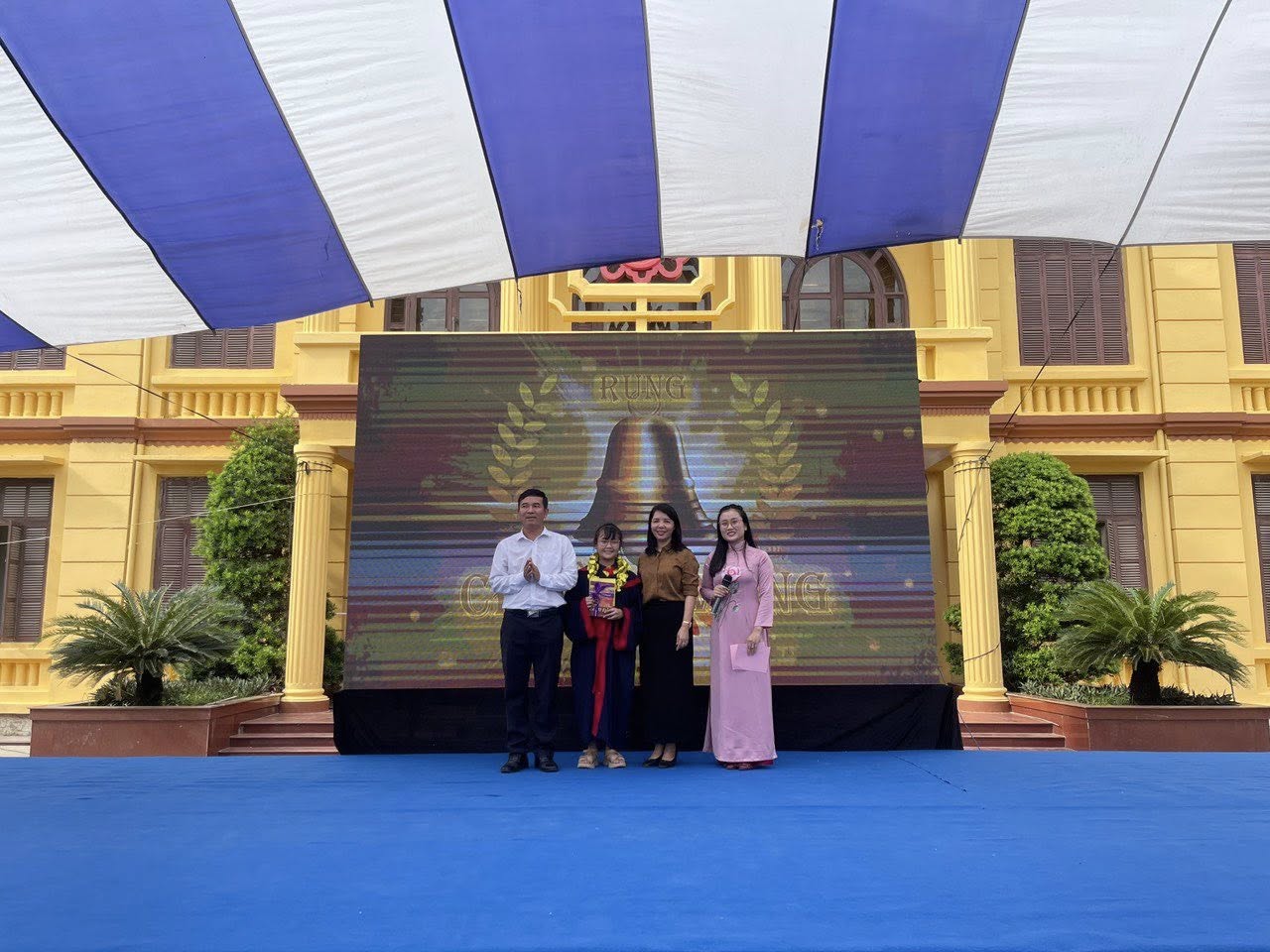 HÀO KHÍ XÔ VIẾT – TỰ HÀO TIẾP BƯỚC