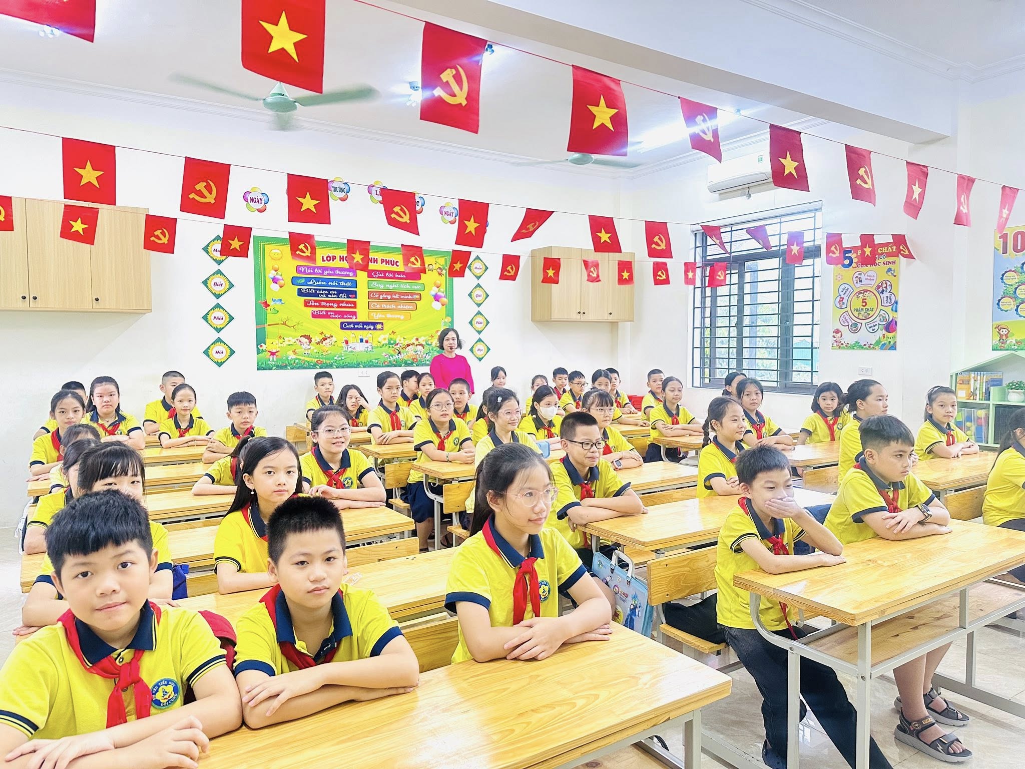 NIỀM VUI NGÀY TỰU TRƯỜNG!