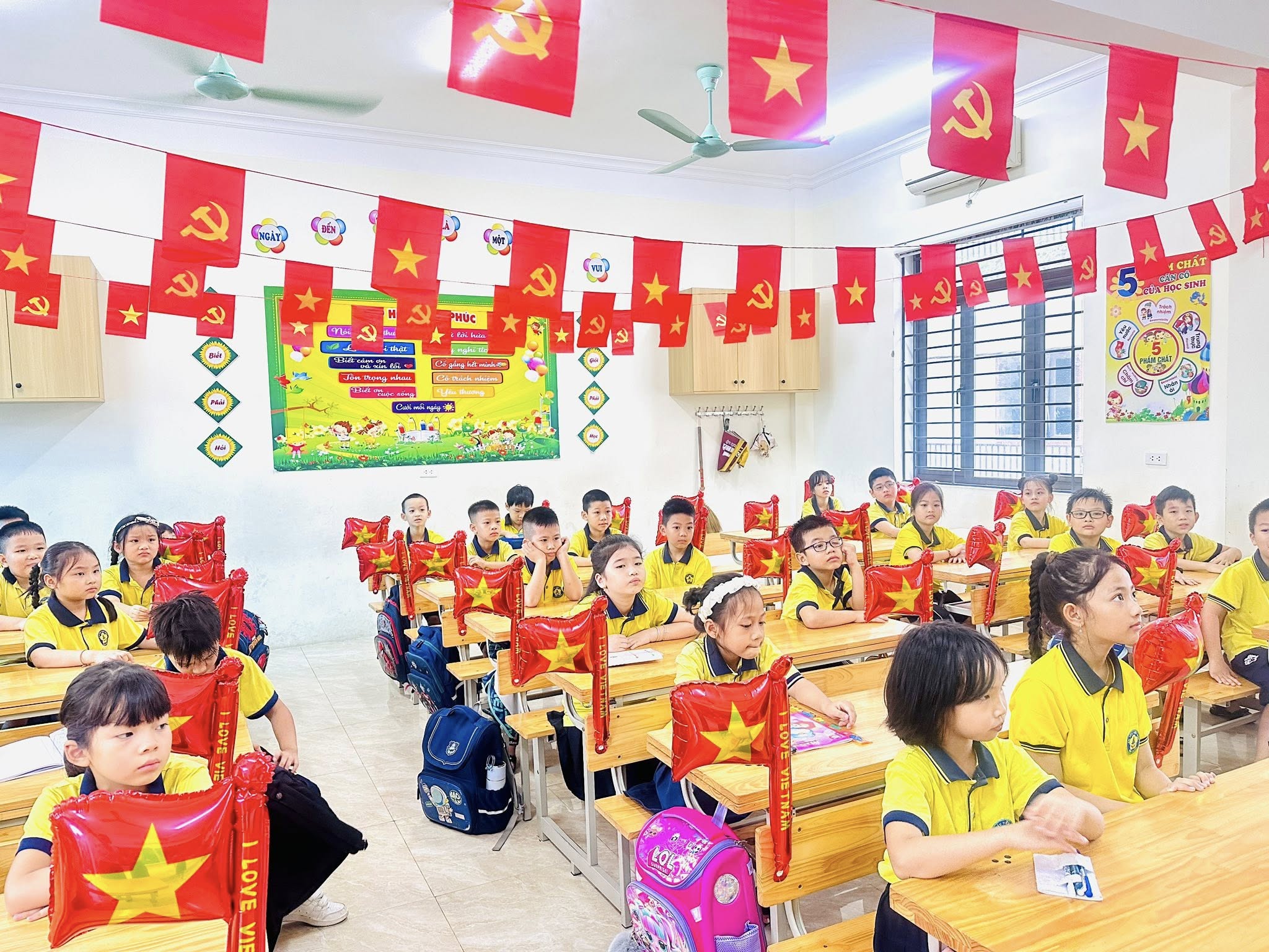 NIỀM VUI NGÀY TỰU TRƯỜNG!