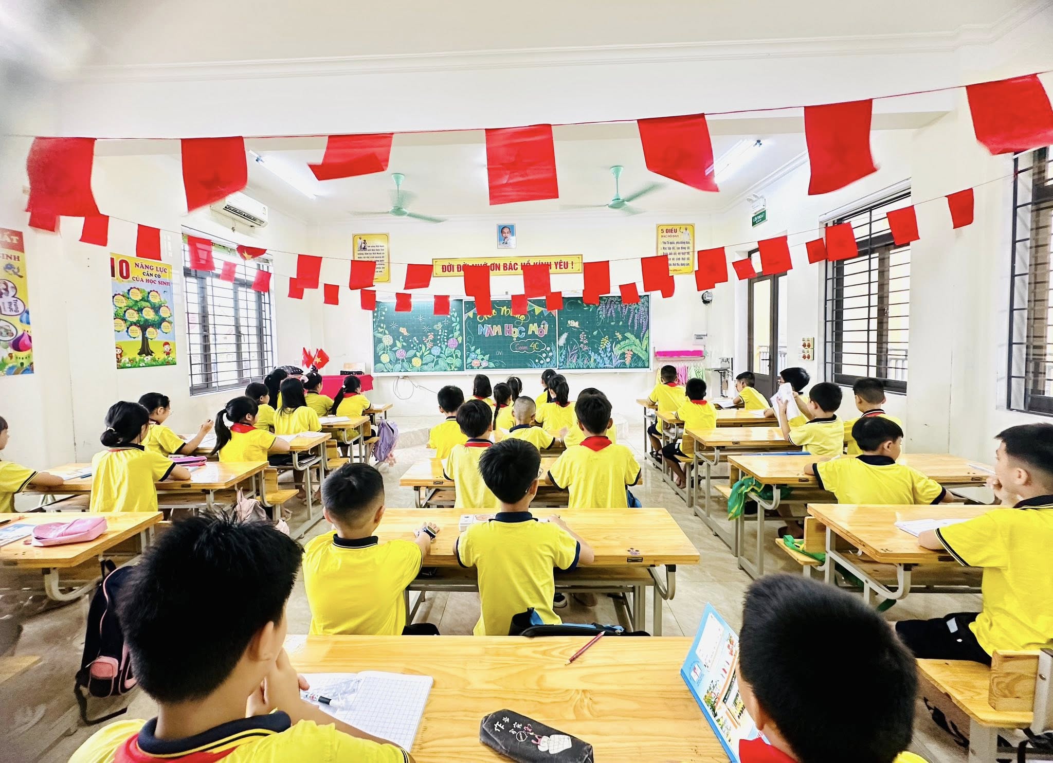 NIỀM VUI NGÀY TỰU TRƯỜNG!