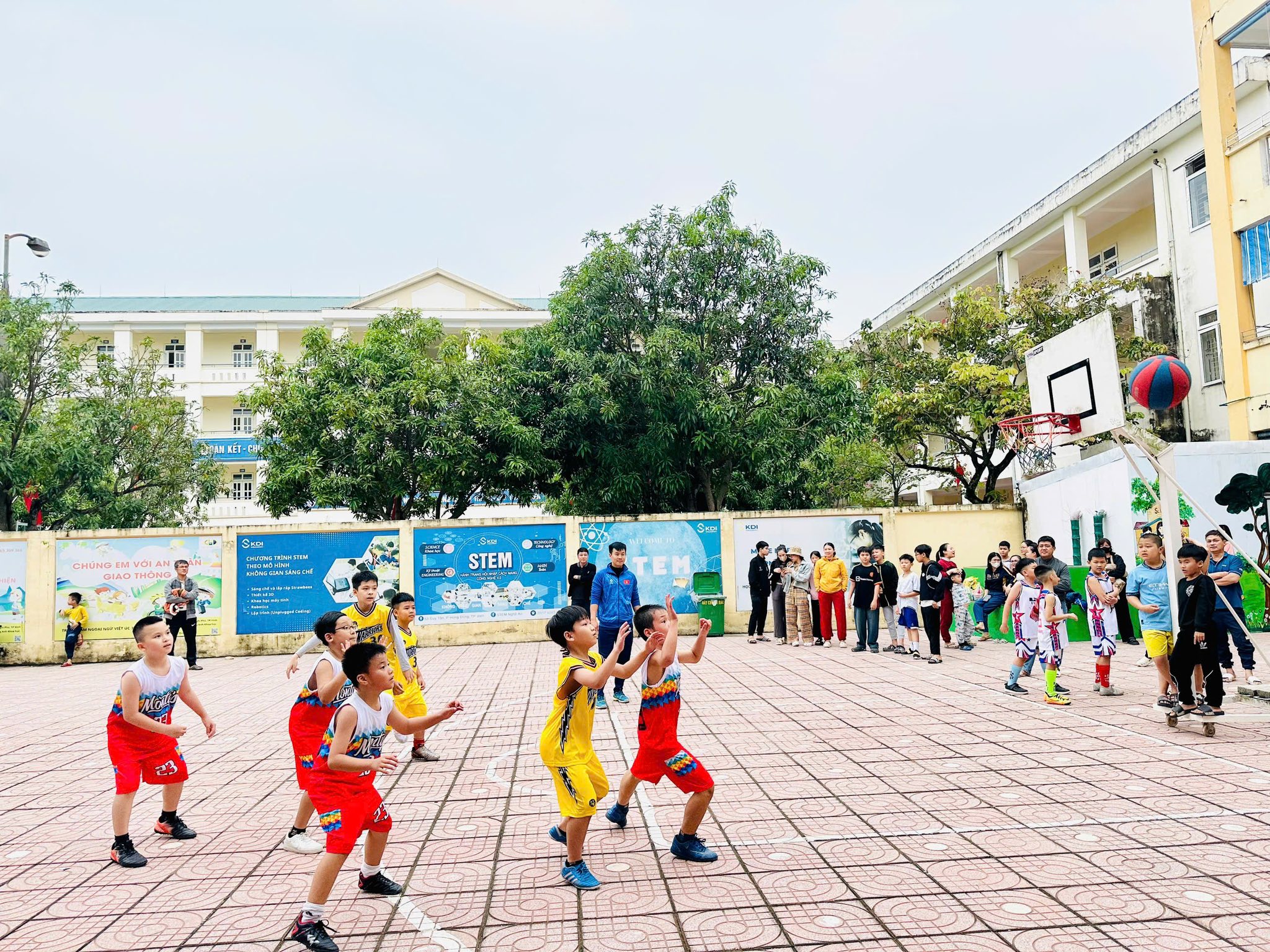 BẾ MẠC HỘI KHỎE PHÙ ĐỔNG TRƯỜNG TIỂU HỌC ĐỘI CUNG NĂM HỌC 2025 – 2026