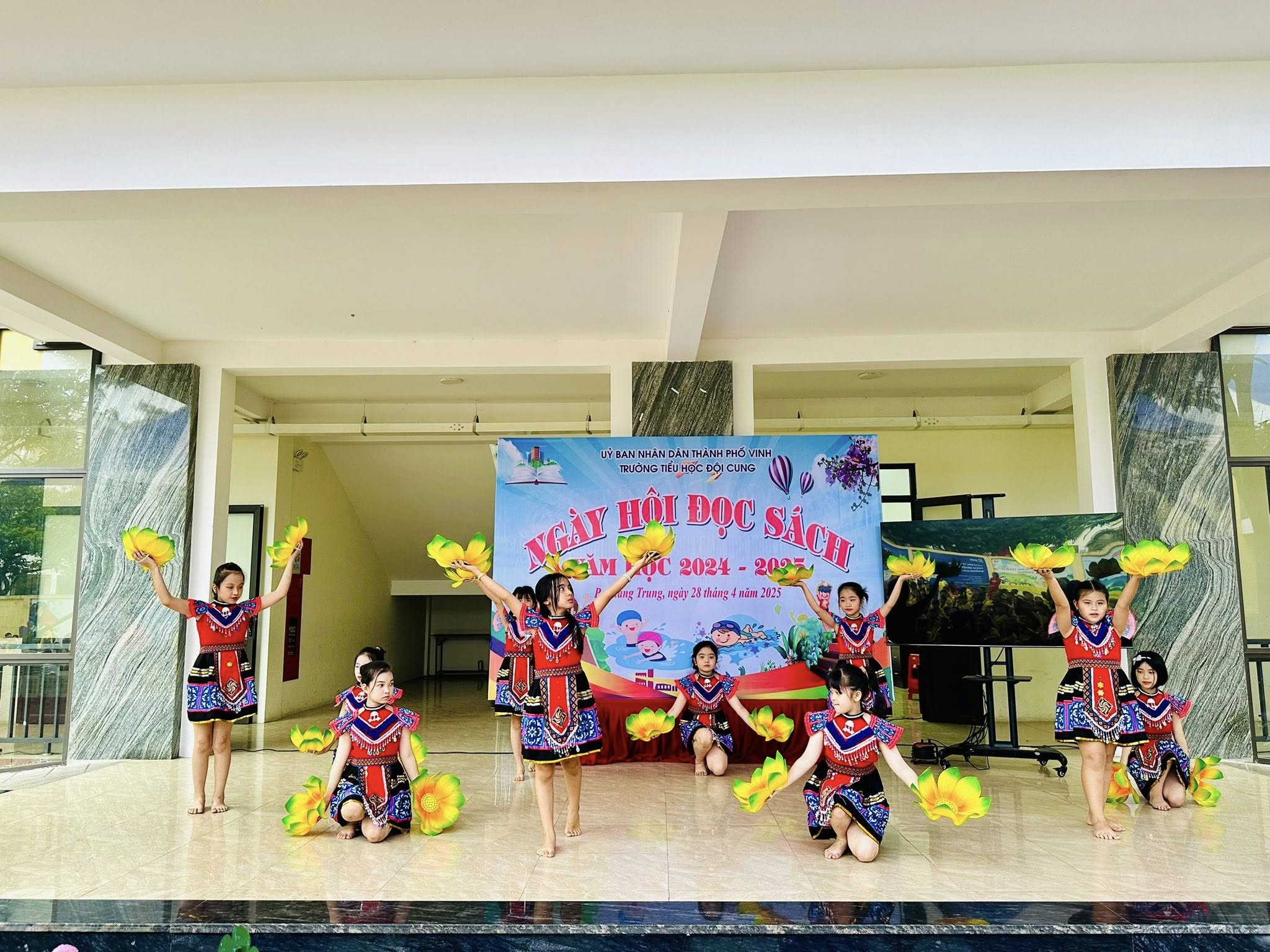 NGÀY HỘI ĐỌC SÁCH – THẮP SÁNG NHỮNG ƯỚC MƠ!