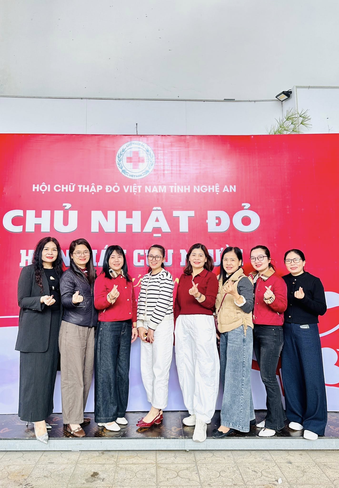 LAN TOẢ YÊU THƯƠNG – CHỦ NHẬT ĐỎ