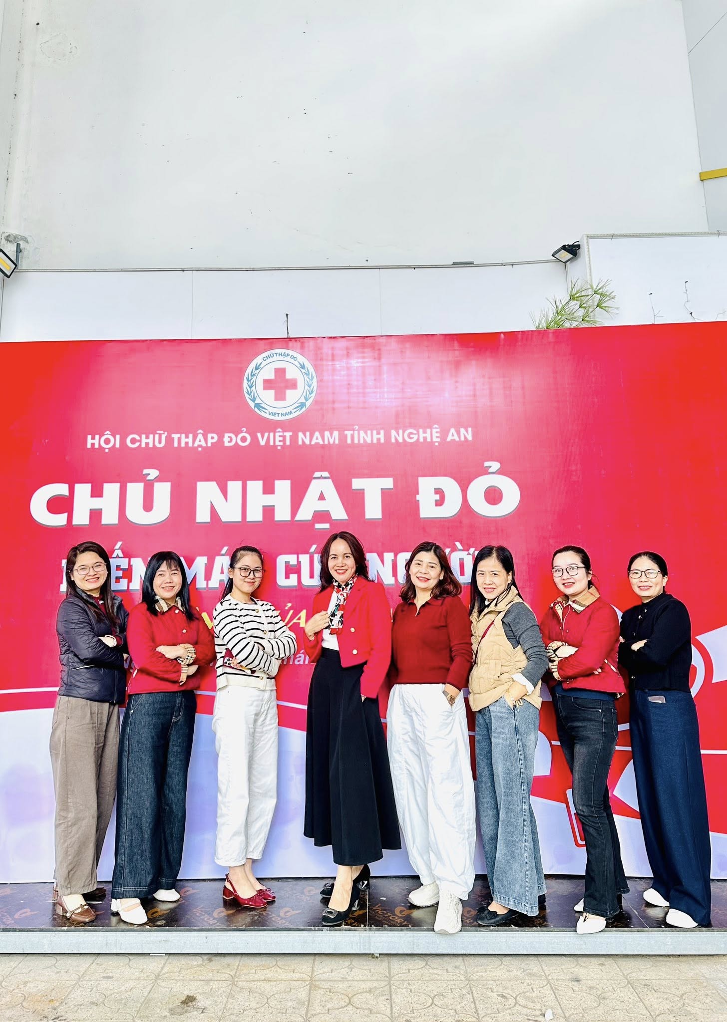 LAN TOẢ YÊU THƯƠNG – CHỦ NHẬT ĐỎ