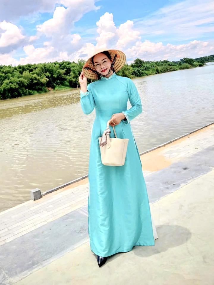 TÔN VINH VẺ ĐẸP NGƯỜI PHỤ NỮ VIỆT QUA TUẦN LỄ ÁO DÀI