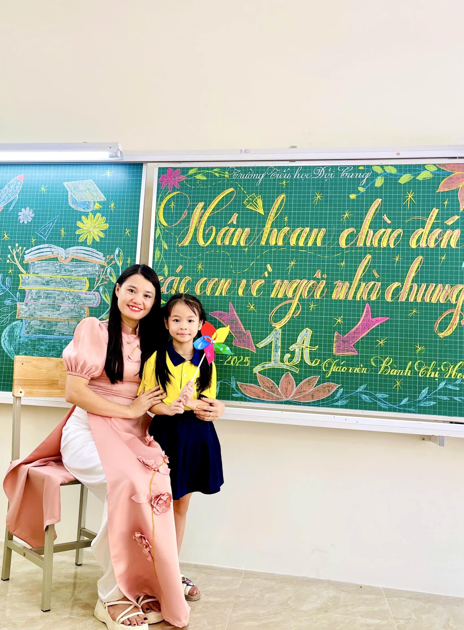 NIỀM VUI NGÀY TỰU TRƯỜNG - TRƯỜNG TIỂU HỌC ĐỘI CUNG YÊU THƯƠNG CHÀO ĐÓN CÁC EM NGÀY TRỞ LẠI!