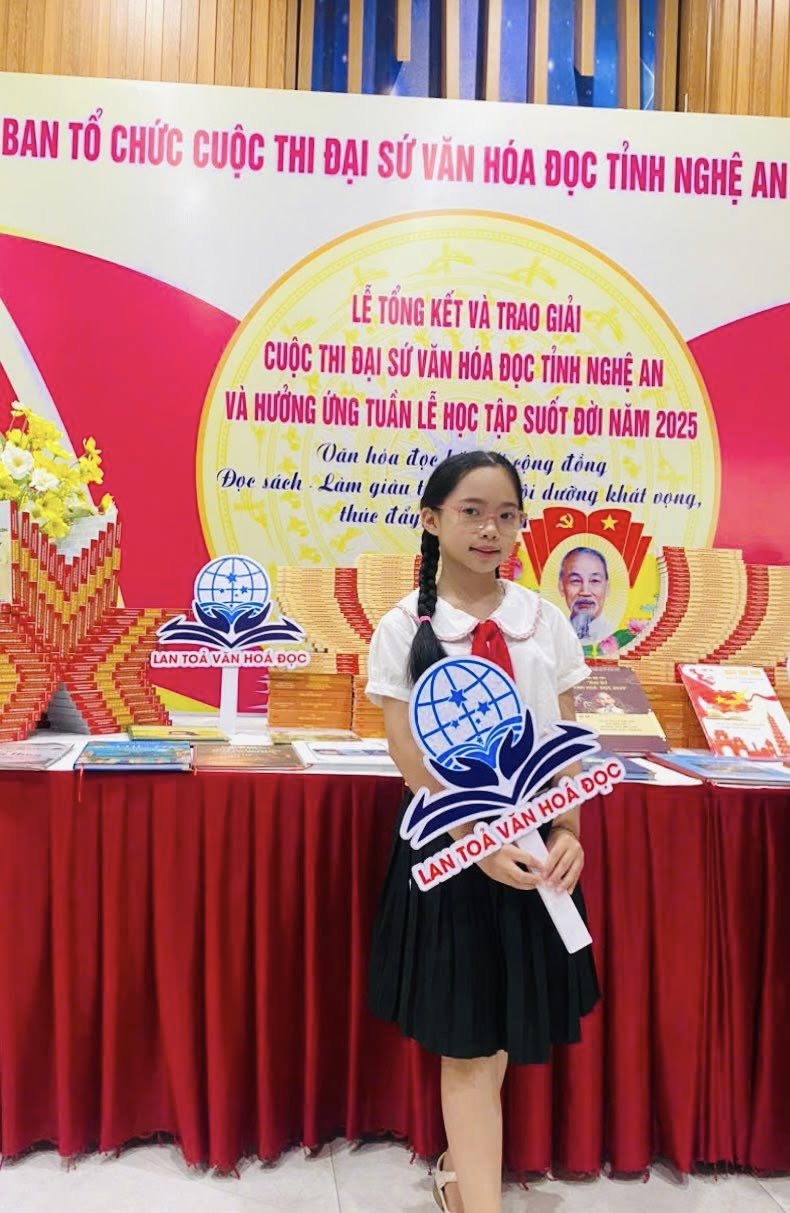 LỄ TRAO GIẢI ĐẠI SỨ VĂN HOÁ ĐỌC TỈNH NGHỆ AN