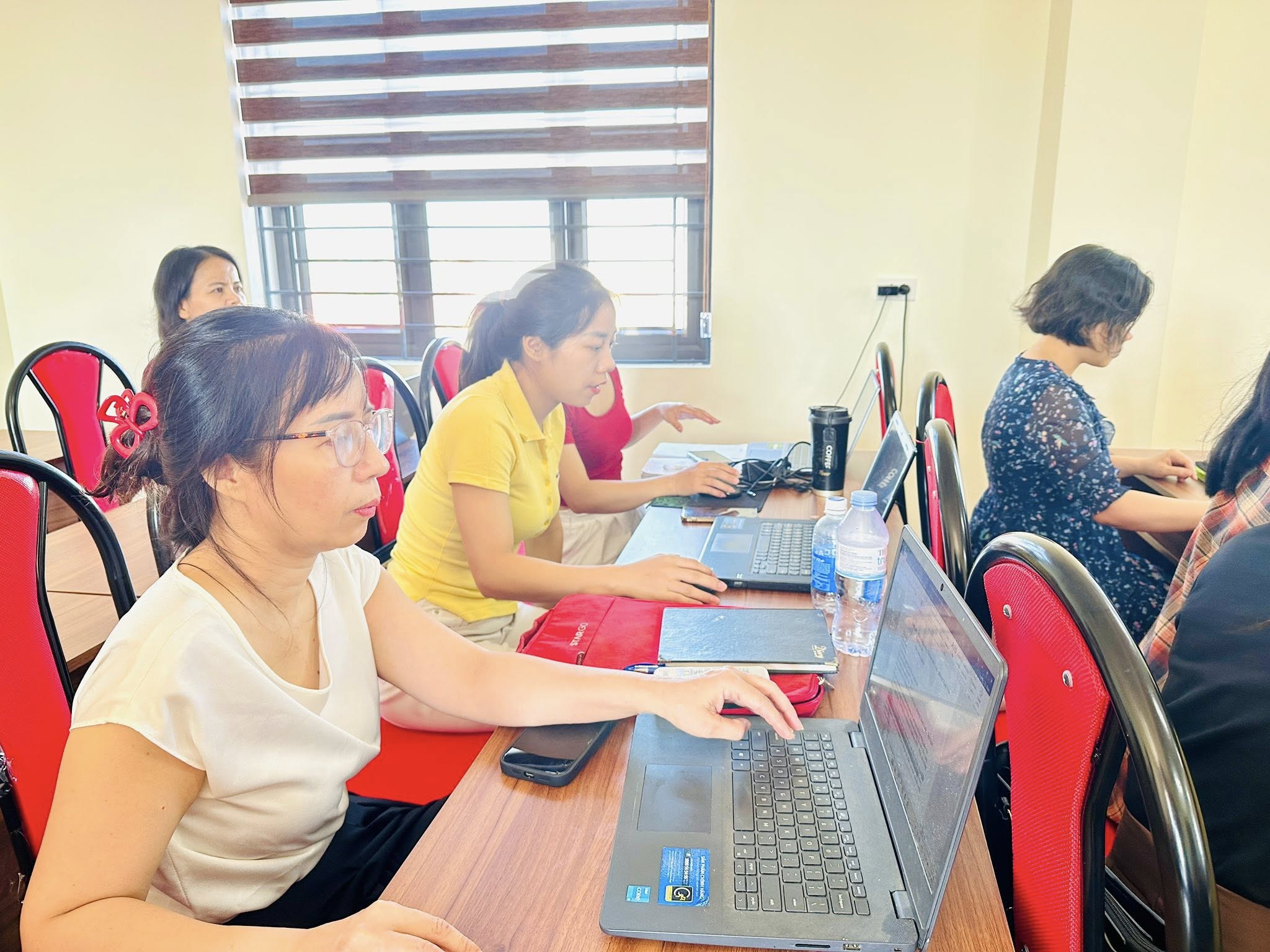 TẬP HUẤN ỨNG DỤNG CÔNG NGHỆ AI TRONG DẠY HỌC