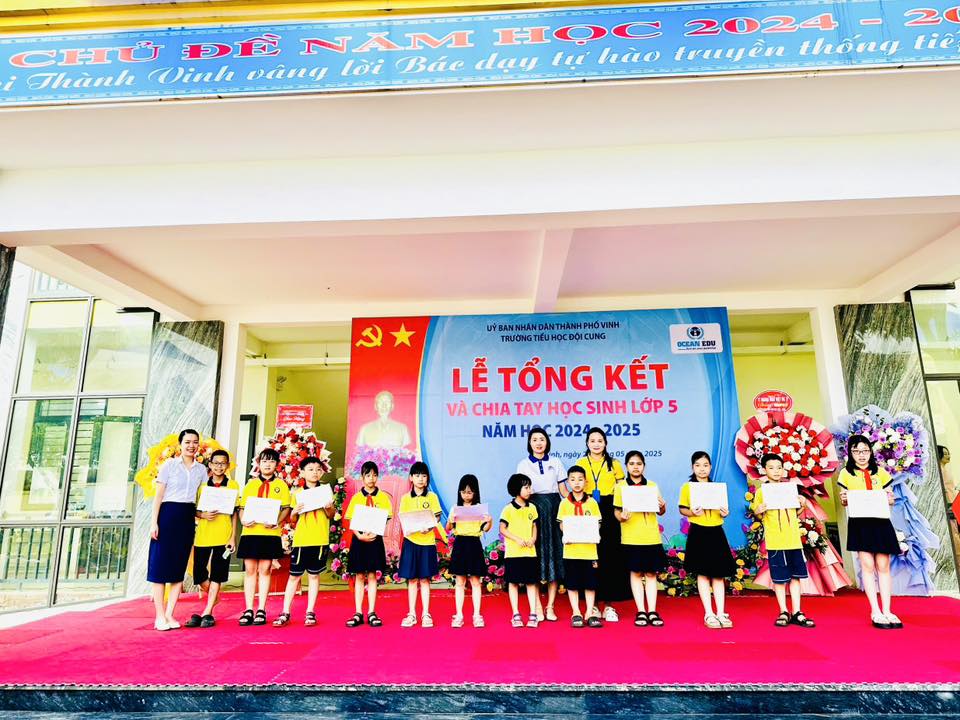 LÊ TỔNG KẾT VÀ CHIA TAY HỌC SINH LỚP 5 NĂM HỌC 2024 - 2025