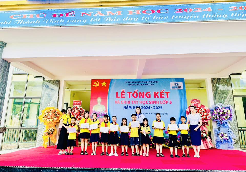 LÊ TỔNG KẾT VÀ CHIA TAY HỌC SINH LỚP 5 NĂM HỌC 2024 - 2025