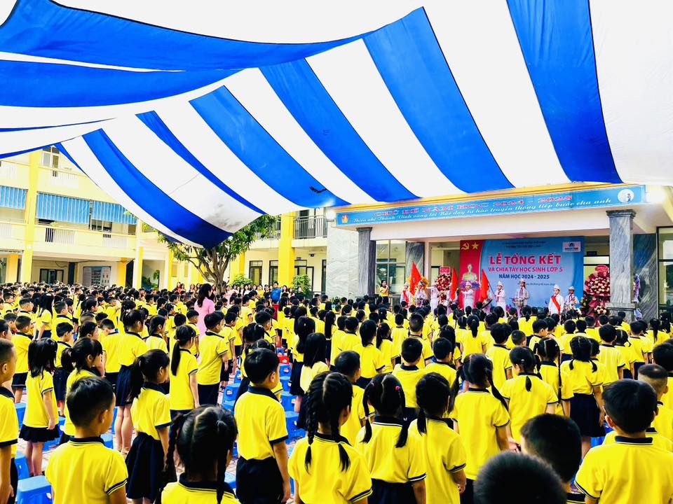 LÊ TỔNG KẾT VÀ CHIA TAY HỌC SINH LỚP 5 NĂM HỌC 2024 - 2025