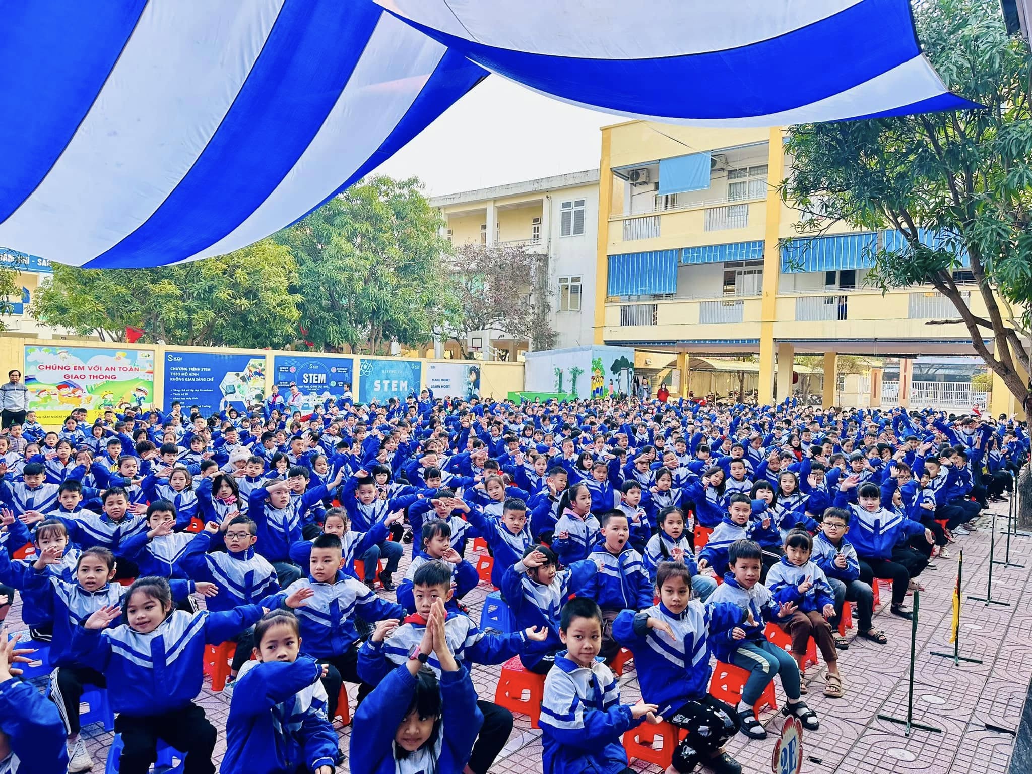 TIẾT SINH HOẠT DƯỚI CỜ KHỞI ĐỘNG MỘT TUẦN MỚI CỦA LIÊN ĐỘI TRƯỜNG TIỂU HỌC ĐỘI CUNG VỚI CHỦ ĐỀ: 