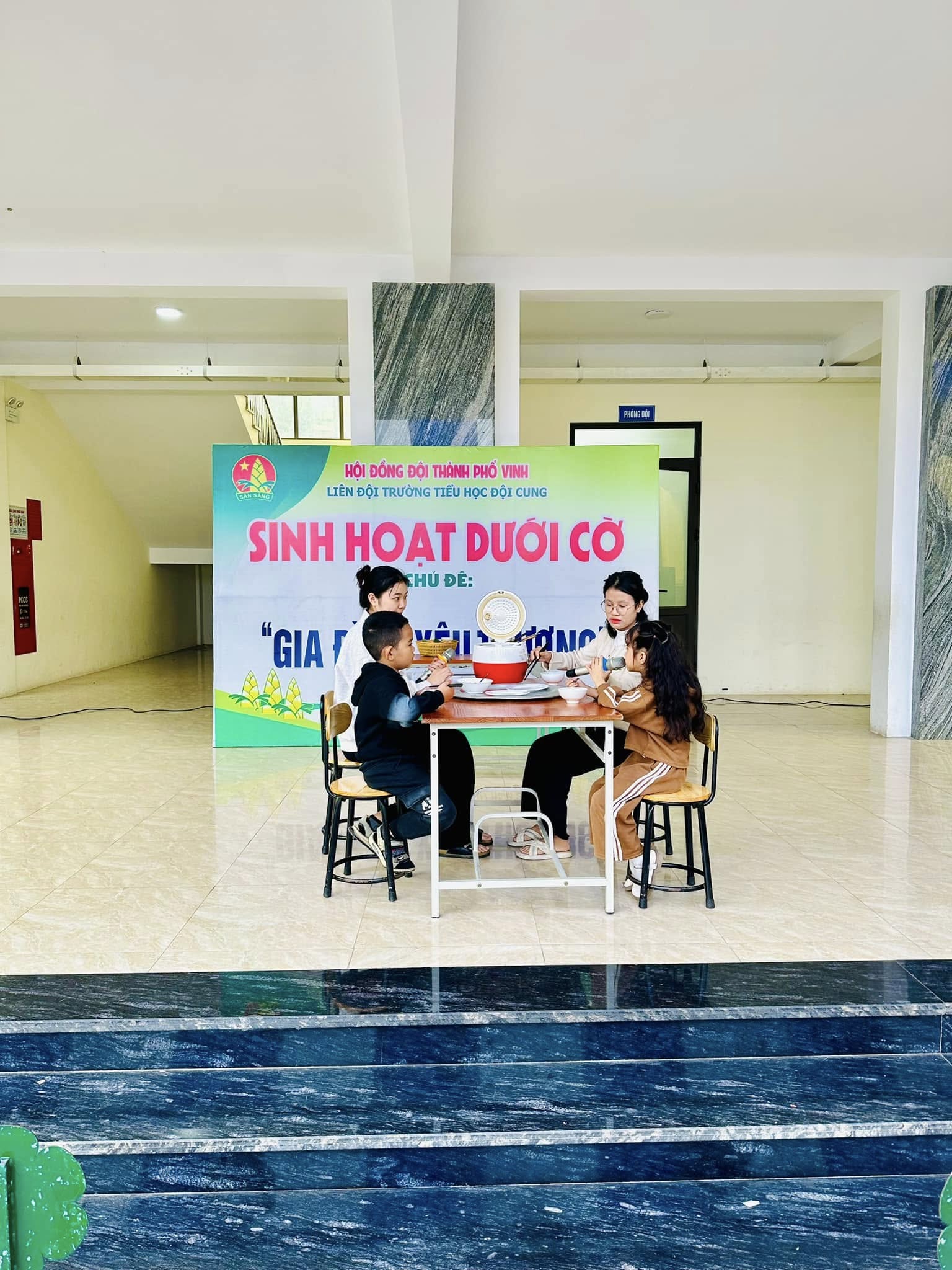 TIẾT SINH HOẠT DƯỚI CỜ KHỞI ĐỘNG MỘT TUẦN MỚI CỦA LIÊN ĐỘI TRƯỜNG TIỂU HỌC ĐỘI CUNG VỚI CHỦ ĐỀ: 