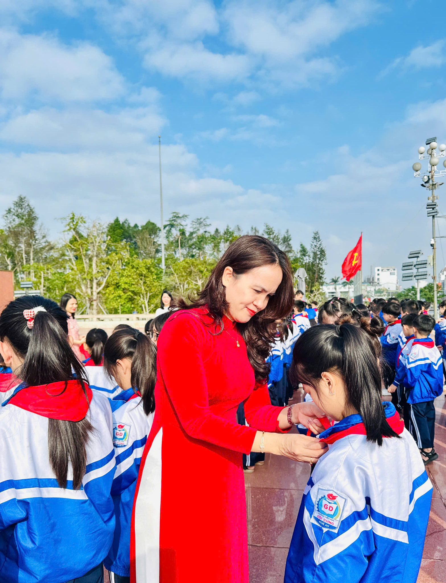 LỄ KẾT NẠP ĐỘI VIÊN - NIỀM TỰ HÀO LÀ ĐỘI VIÊN ĐỘI TNTP HỒ CHÍ MINH