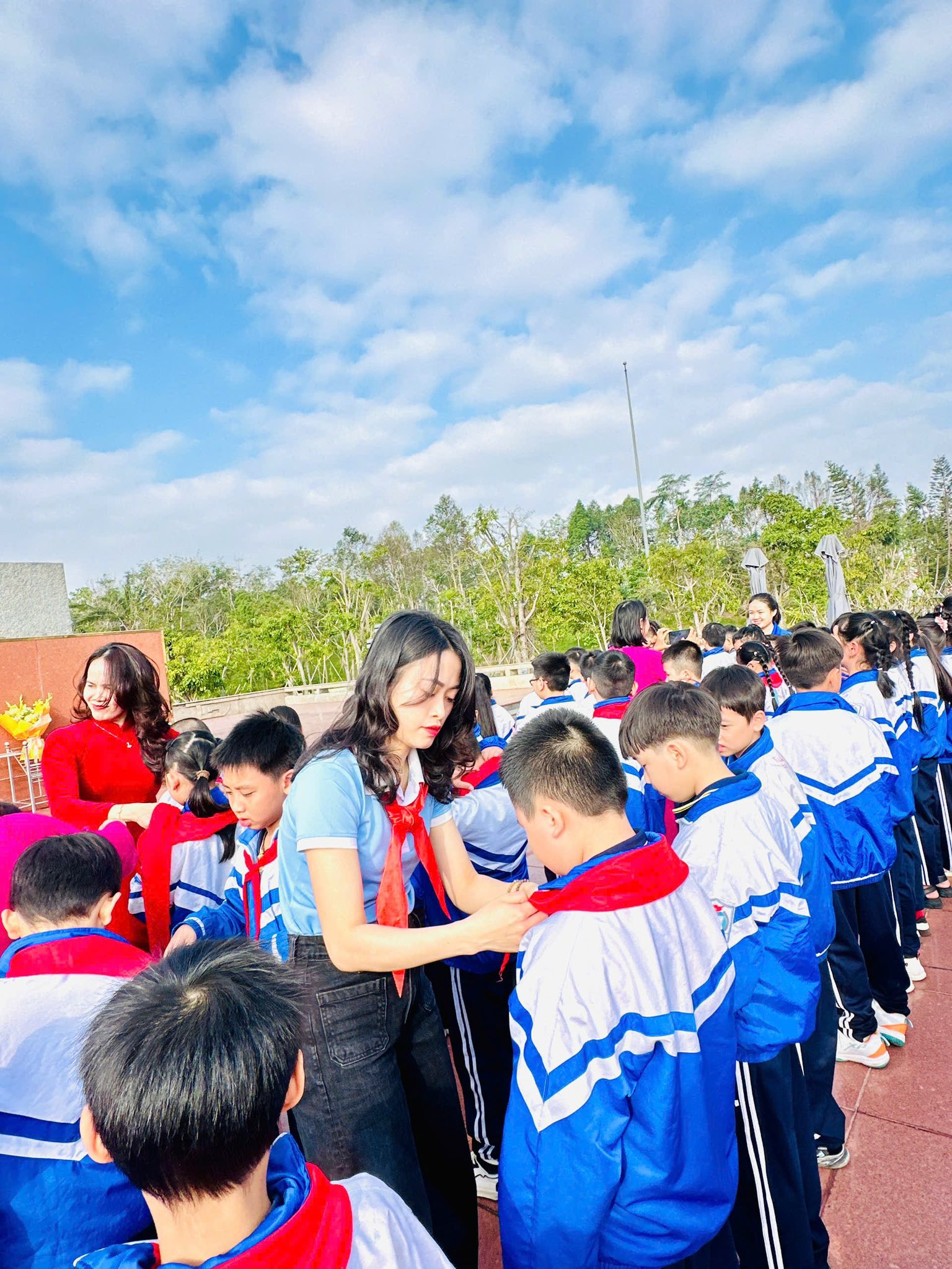 LỄ KẾT NẠP ĐỘI VIÊN - NIỀM TỰ HÀO LÀ ĐỘI VIÊN ĐỘI TNTP HỒ CHÍ MINH