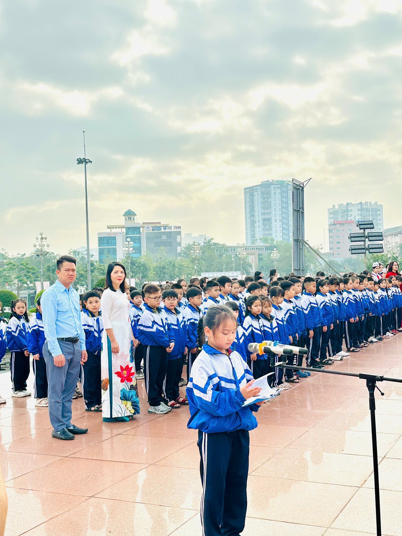 LỄ KẾT NẠP ĐỘI VIÊN - NIỀM TỰ HÀO LÀ ĐỘI VIÊN ĐỘI TNTP HỒ CHÍ MINH
