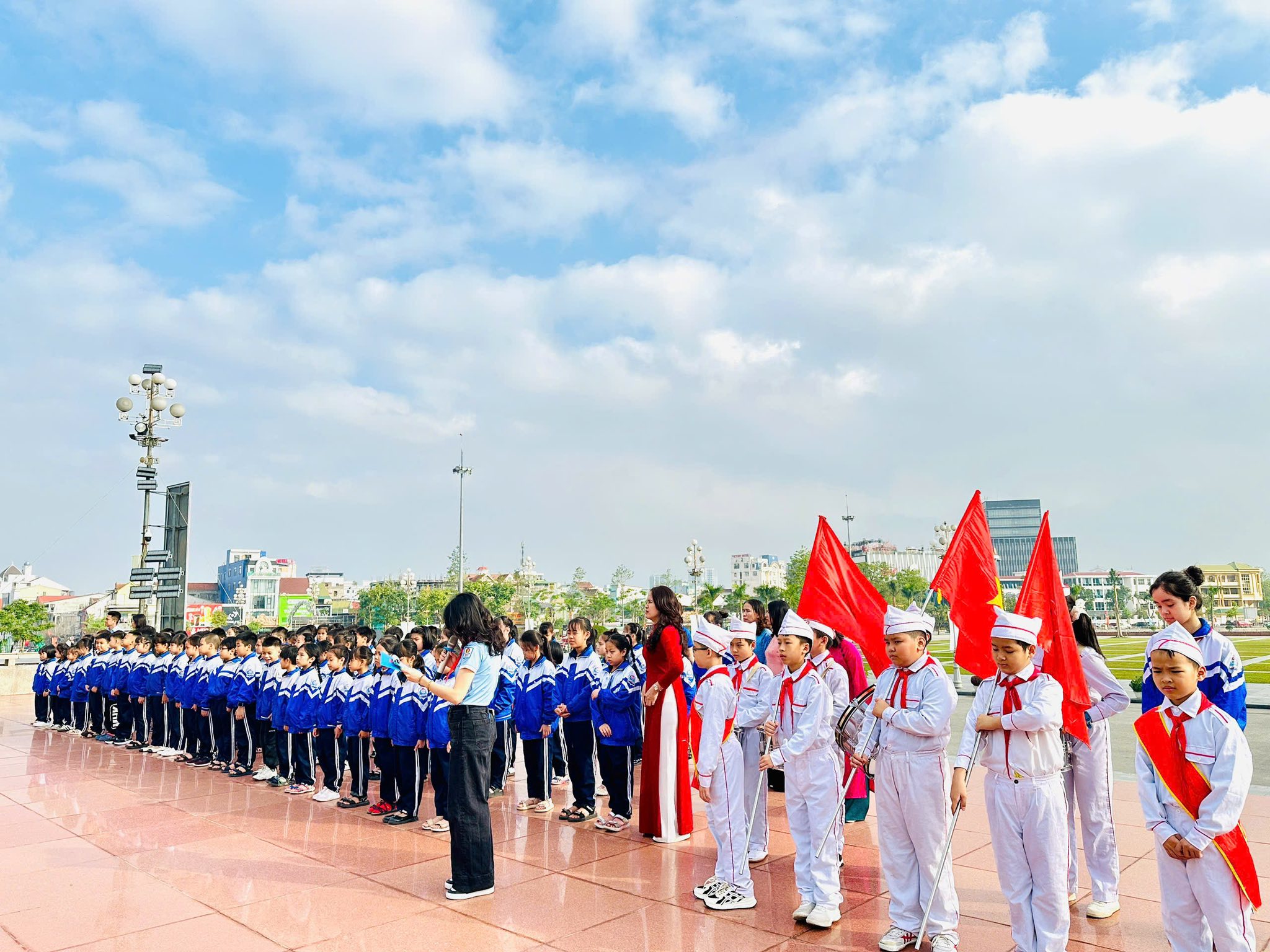 LỄ KẾT NẠP ĐỘI VIÊN - NIỀM TỰ HÀO LÀ ĐỘI VIÊN ĐỘI TNTP HỒ CHÍ MINH