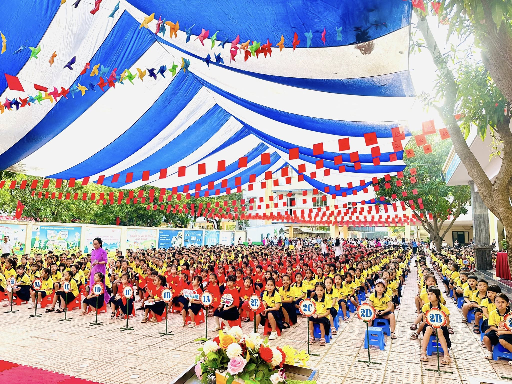 LỄ KHAI GIẢNG NĂM HỌC 2025–2026 & VÀ THAM GIA LỄ KỶ NIỆM 80 NĂM NGÀY THÀNH LẬP BỘ QUỐC GIA GIÁO DỤC (TIỀN THÂN CỦA BỘ GD& ĐT) TẠI TRƯỜNG TH ĐỘI CUNG