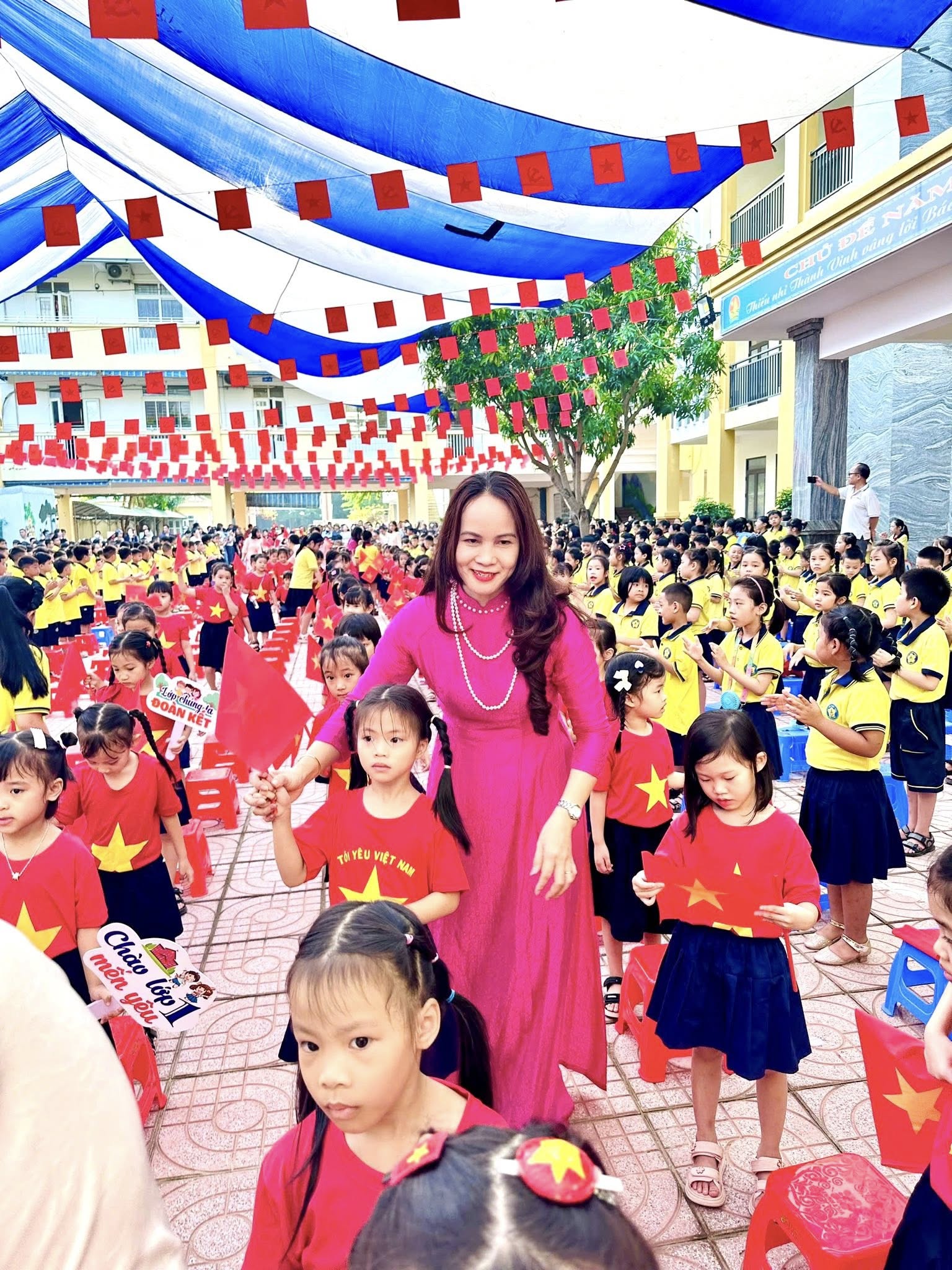 LỄ KHAI GIẢNG NĂM HỌC 2025–2026 & VÀ THAM GIA LỄ KỶ NIỆM 80 NĂM NGÀY THÀNH LẬP BỘ QUỐC GIA GIÁO DỤC (TIỀN THÂN CỦA BỘ GD& ĐT) TẠI TRƯỜNG TH ĐỘI CUNG