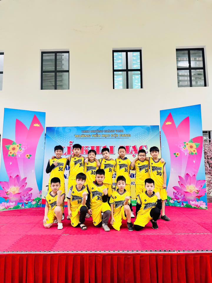 TRƯỜNG TIỂU HỌC ĐỘI CUNG TỔ CHỨC LỄ KHAI MẠC HỘI KHỎE PHÙ ĐỔNG CẤP TRƯỜNG NĂM HỌC 2025 – 2026