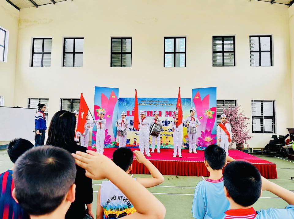 TRƯỜNG TIỂU HỌC ĐỘI CUNG TỔ CHỨC LỄ KHAI MẠC HỘI KHỎE PHÙ ĐỔNG CẤP TRƯỜNG NĂM HỌC 2025 – 2026