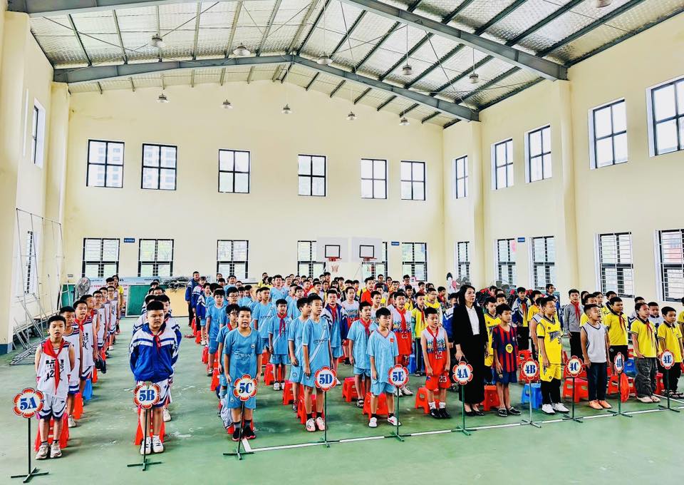 TRƯỜNG TIỂU HỌC ĐỘI CUNG TỔ CHỨC LỄ KHAI MẠC HỘI KHỎE PHÙ ĐỔNG CẤP TRƯỜNG NĂM HỌC 2025 – 2026