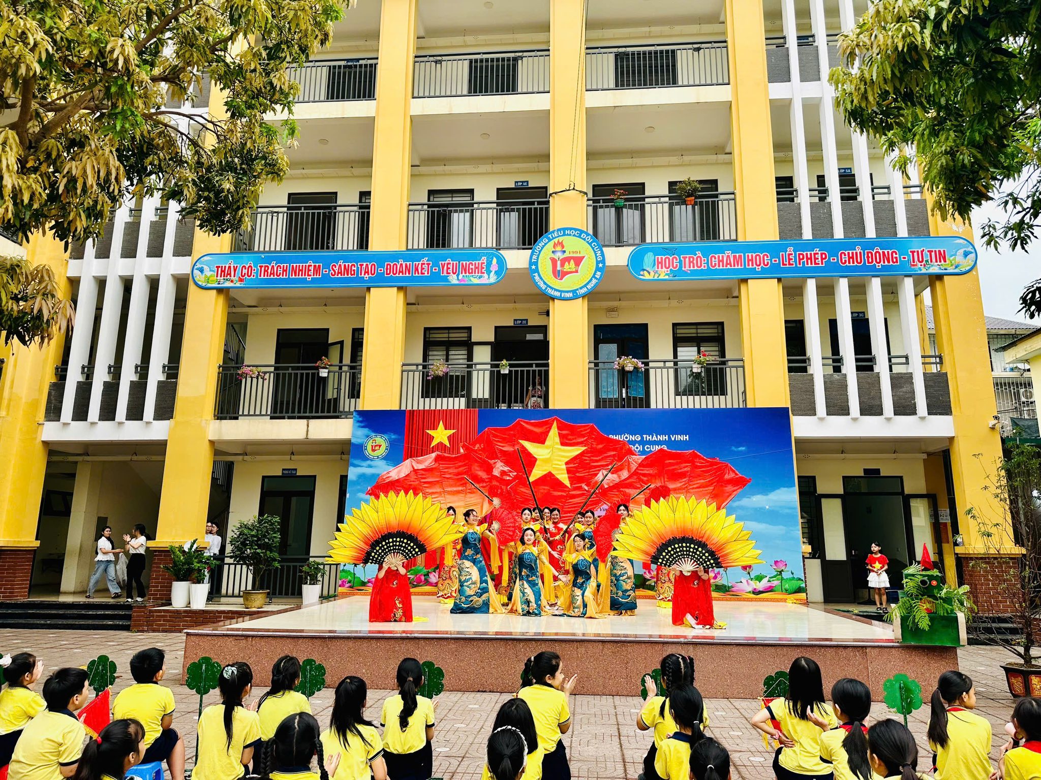 NGÀY HỘI ĐỌC SÁCH – “SÁCH: HÀNH TRÌNH LỊCH SỬ VÀ VĂN HOÁ ĐỌC”