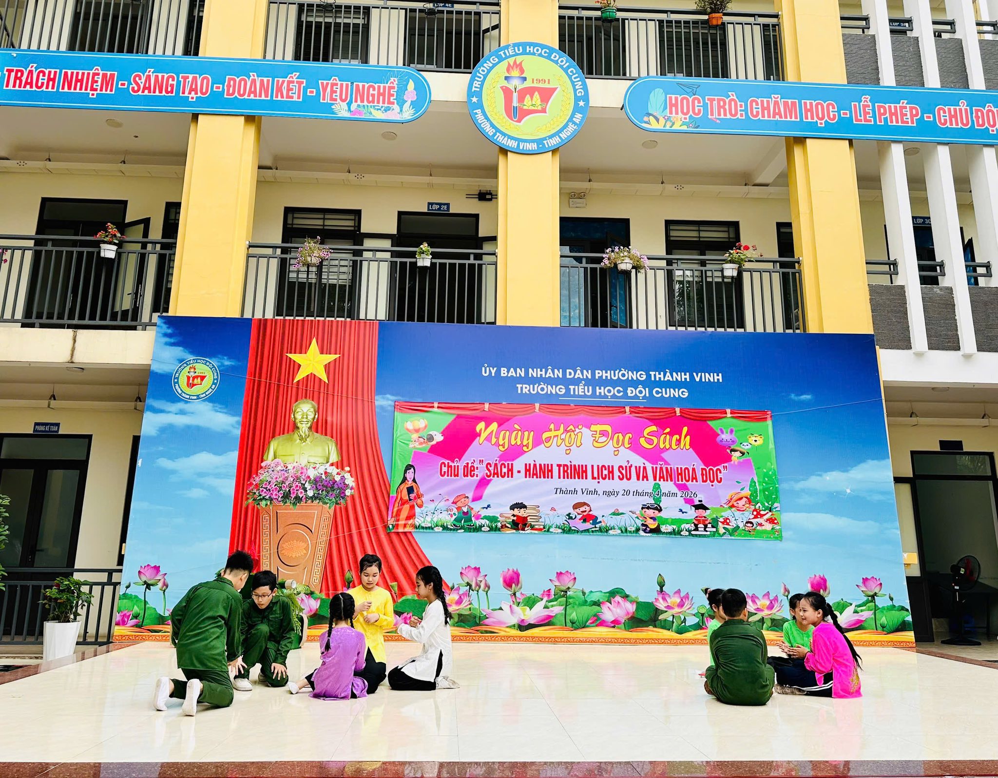 NGÀY HỘI ĐỌC SÁCH – “SÁCH: HÀNH TRÌNH LỊCH SỬ VÀ VĂN HOÁ ĐỌC”
