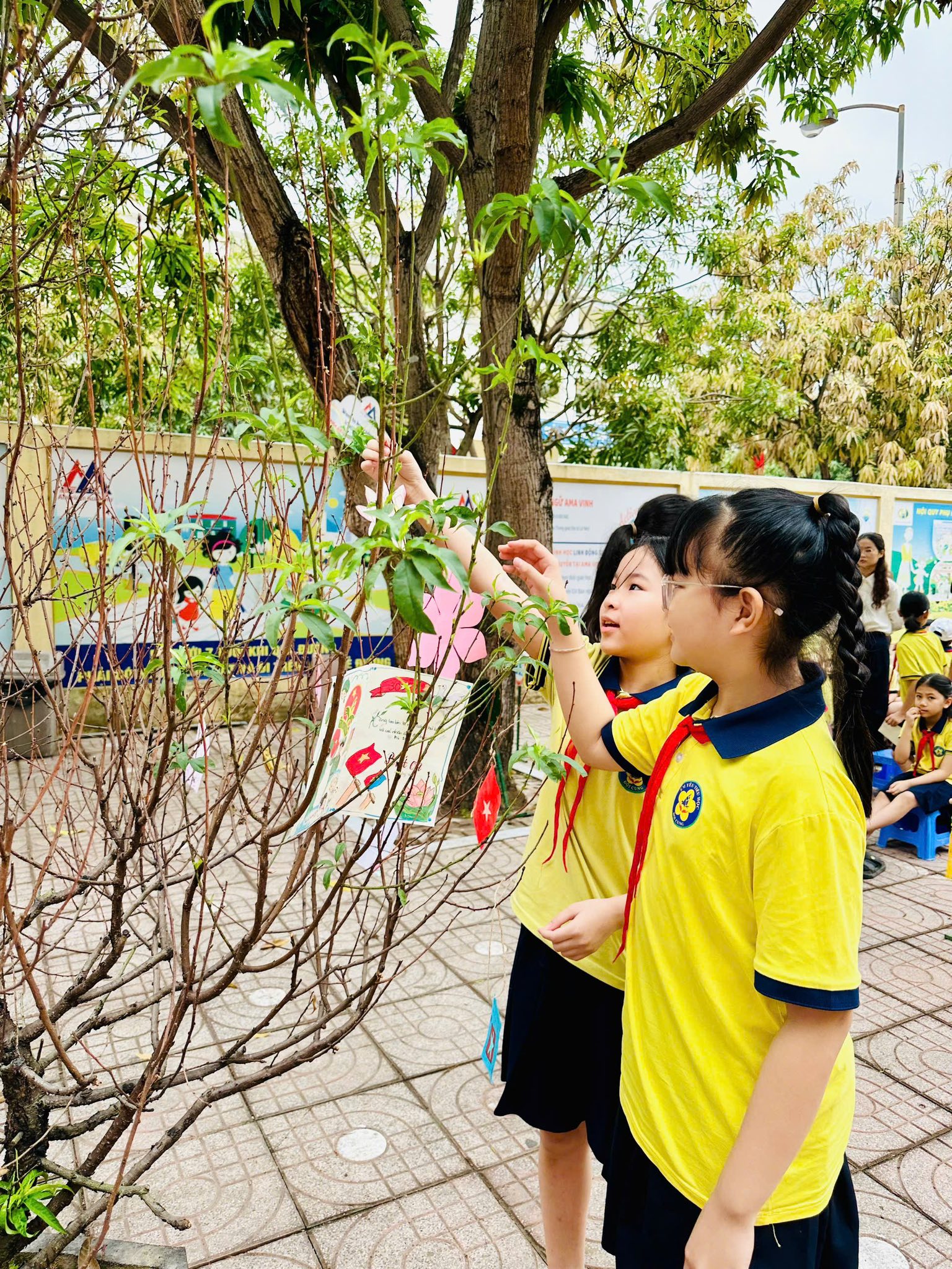 NGÀY HỘI ĐỌC SÁCH – “SÁCH: HÀNH TRÌNH LỊCH SỬ VÀ VĂN HOÁ ĐỌC”