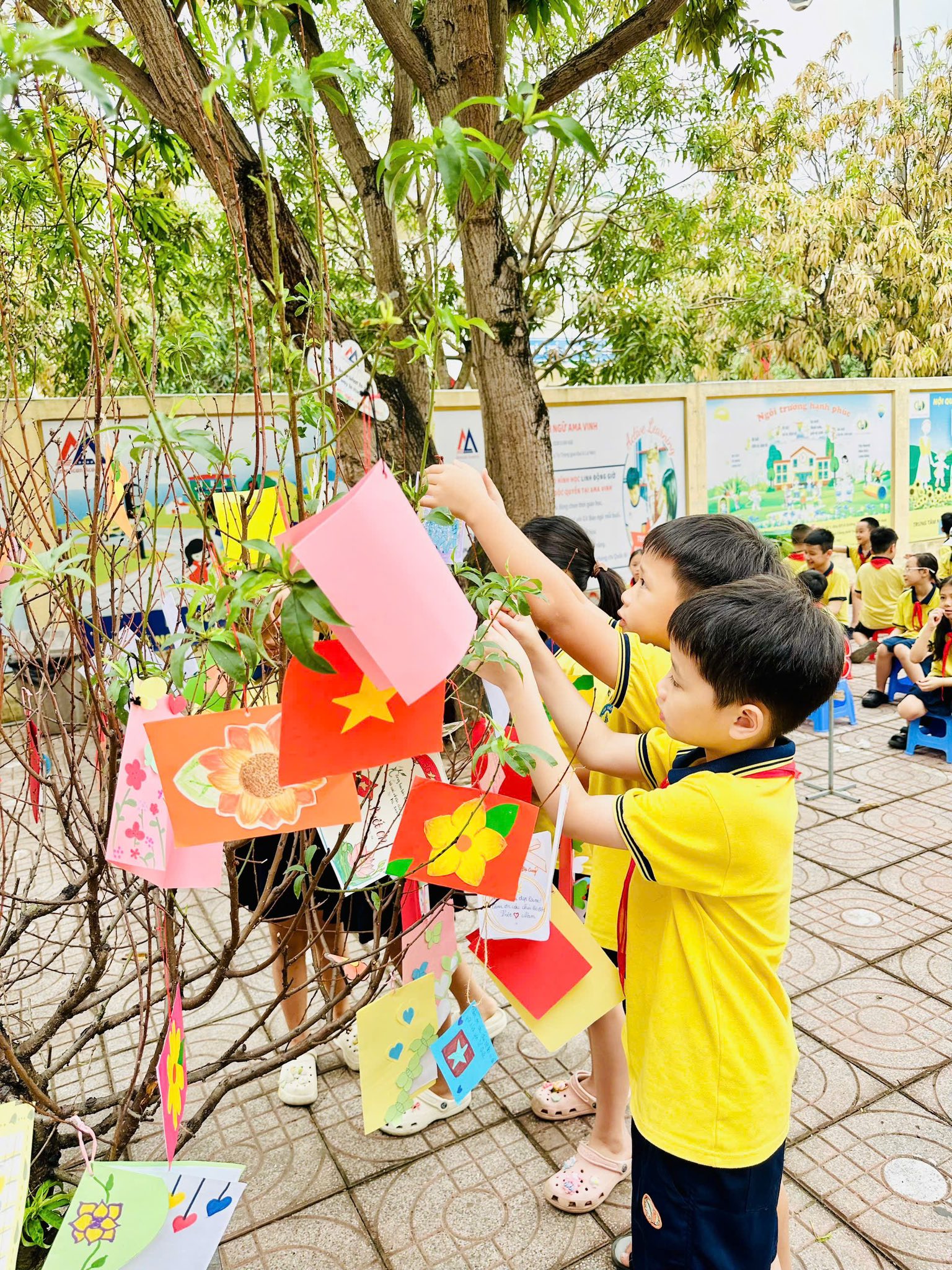 NGÀY HỘI ĐỌC SÁCH – “SÁCH: HÀNH TRÌNH LỊCH SỬ VÀ VĂN HOÁ ĐỌC”