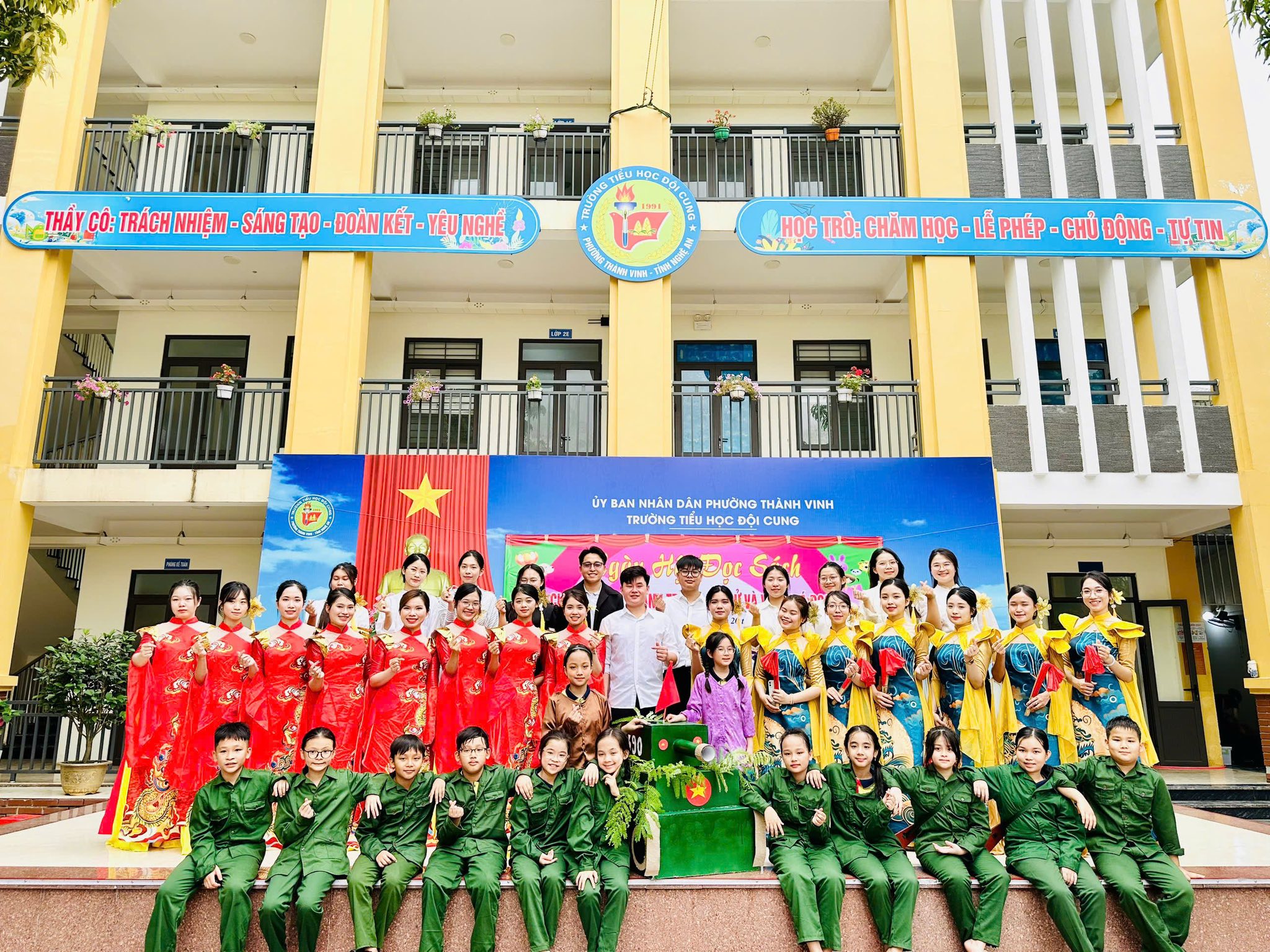 NGÀY HỘI ĐỌC SÁCH – “SÁCH: HÀNH TRÌNH LỊCH SỬ VÀ VĂN HOÁ ĐỌC”