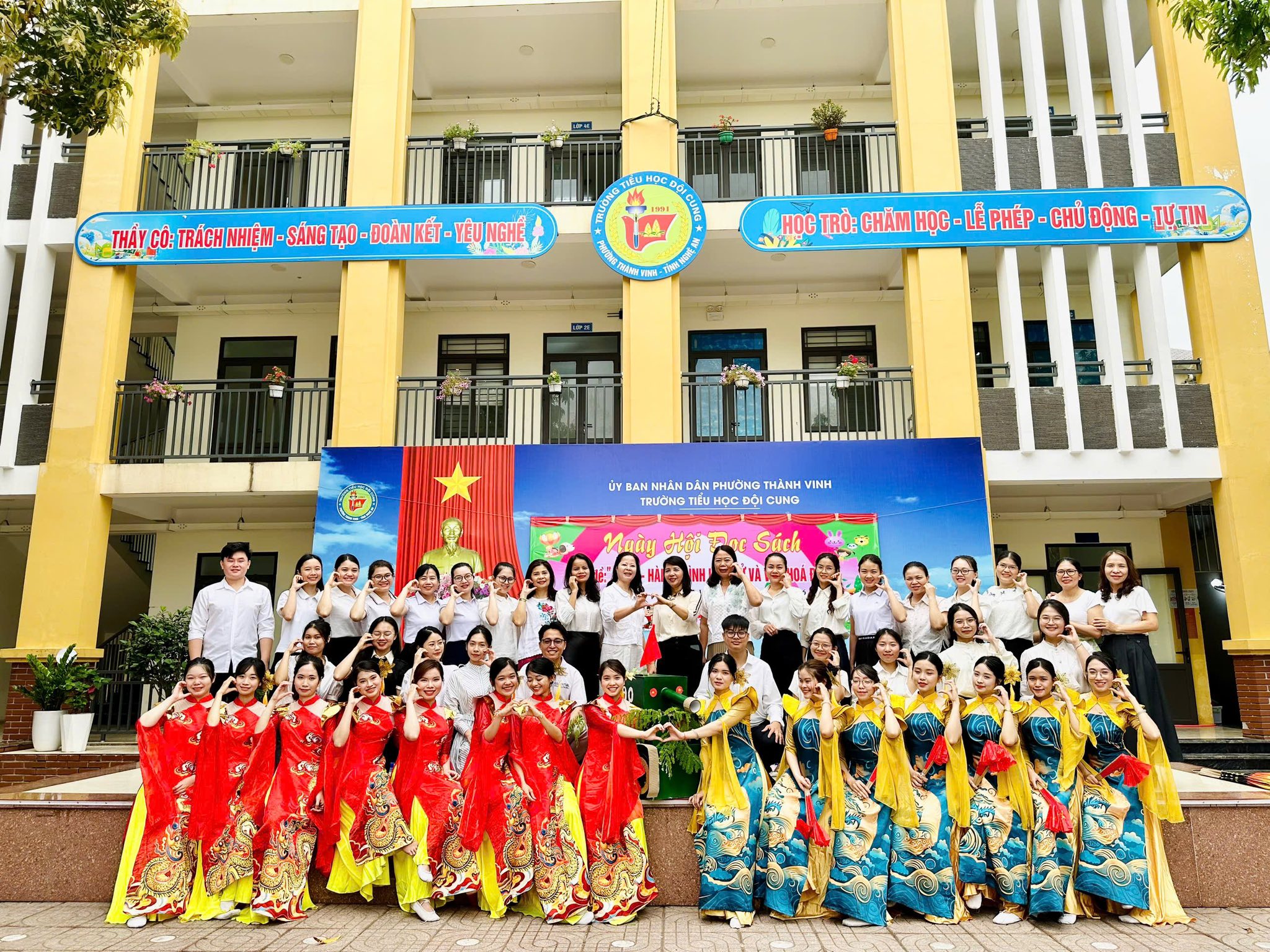 NGÀY HỘI ĐỌC SÁCH – “SÁCH: HÀNH TRÌNH LỊCH SỬ VÀ VĂN HOÁ ĐỌC”