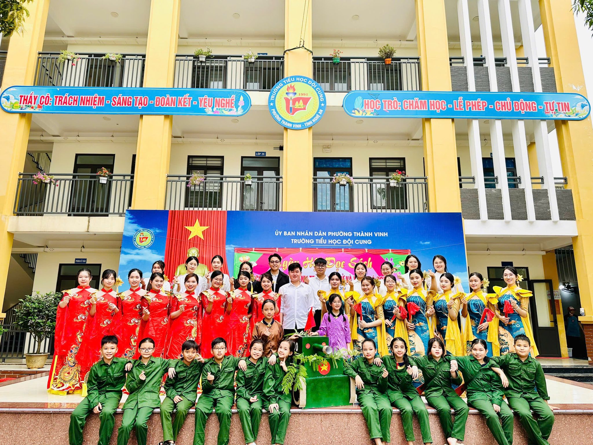 NGÀY HỘI ĐỌC SÁCH – “SÁCH: HÀNH TRÌNH LỊCH SỬ VÀ VĂN HOÁ ĐỌC”