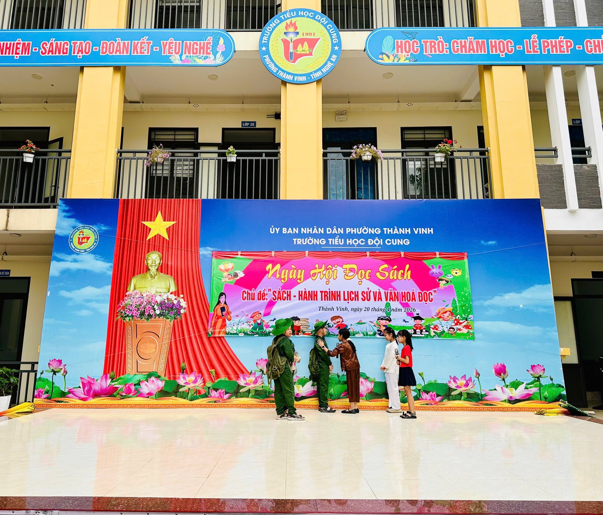 NGÀY HỘI ĐỌC SÁCH – “SÁCH: HÀNH TRÌNH LỊCH SỬ VÀ VĂN HOÁ ĐỌC”