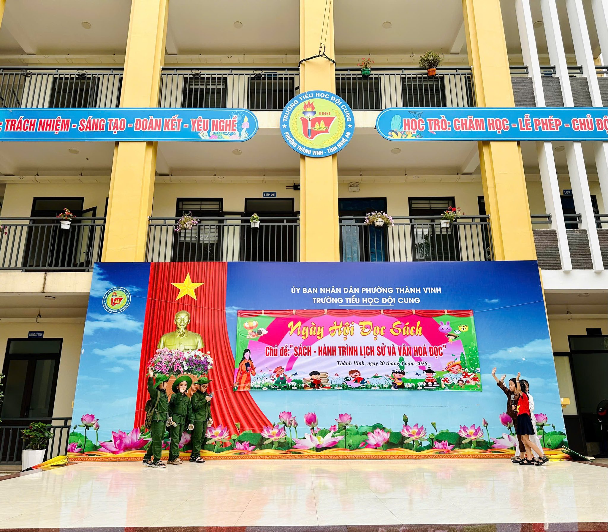 NGÀY HỘI ĐỌC SÁCH – “SÁCH: HÀNH TRÌNH LỊCH SỬ VÀ VĂN HOÁ ĐỌC”