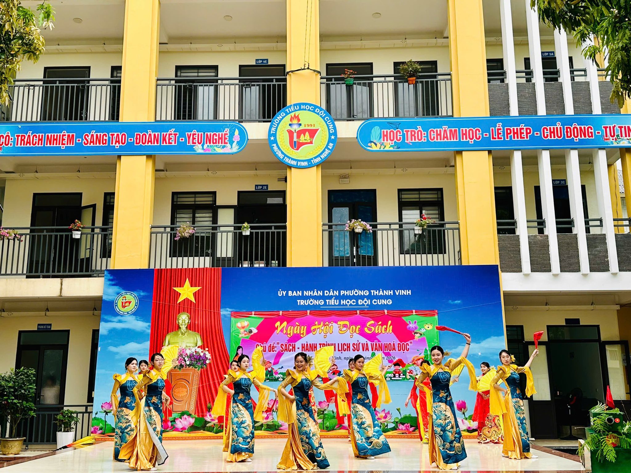 NGÀY HỘI ĐỌC SÁCH – “SÁCH: HÀNH TRÌNH LỊCH SỬ VÀ VĂN HOÁ ĐỌC”