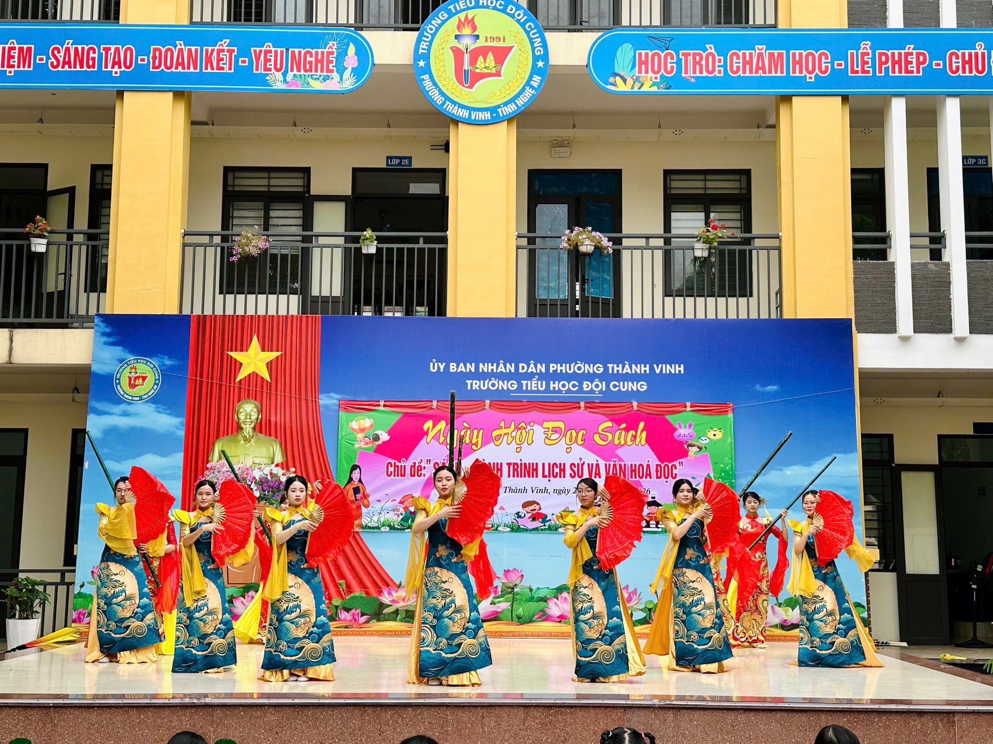 NGÀY HỘI ĐỌC SÁCH – “SÁCH: HÀNH TRÌNH LỊCH SỬ VÀ VĂN HOÁ ĐỌC”