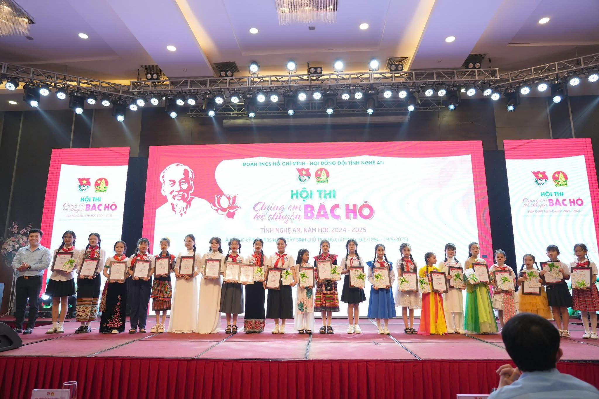BÙI LÊ BẢO KHÁNH – NGỌN LỬA NHỎ THẮP SÁNG YÊU THƯƠNG TỪ NHỮNG CÂU CHUYỆN VỀ BÁC HỒ