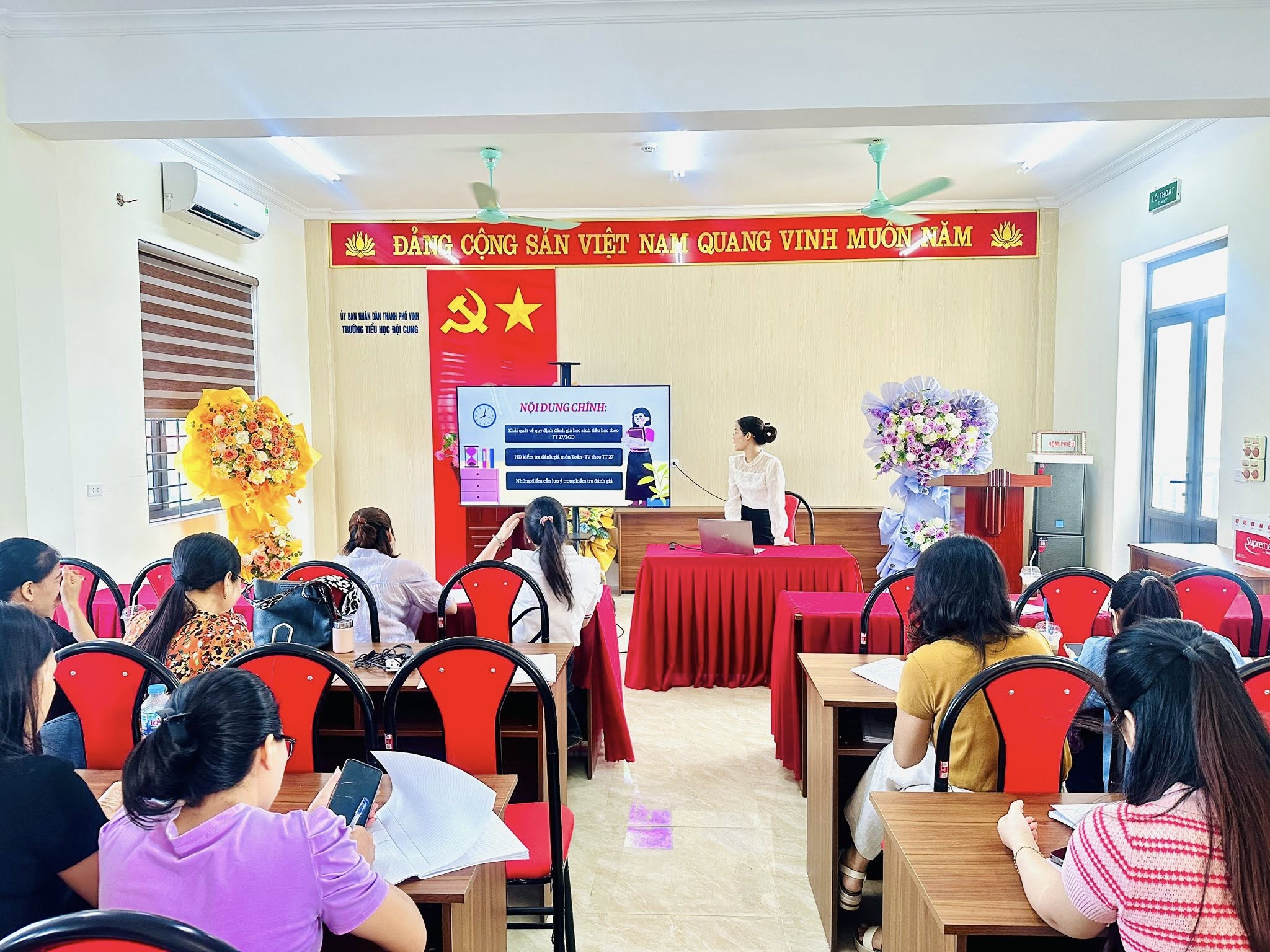 TINH THẦN CHÀO MỪNG NĂM HỌC MỚI 2025 – 2026 CỦA CÁN BỘ, GIÁO VIÊN, NHÂN VIÊN TRƯỜNG TH ĐỘI CUNG