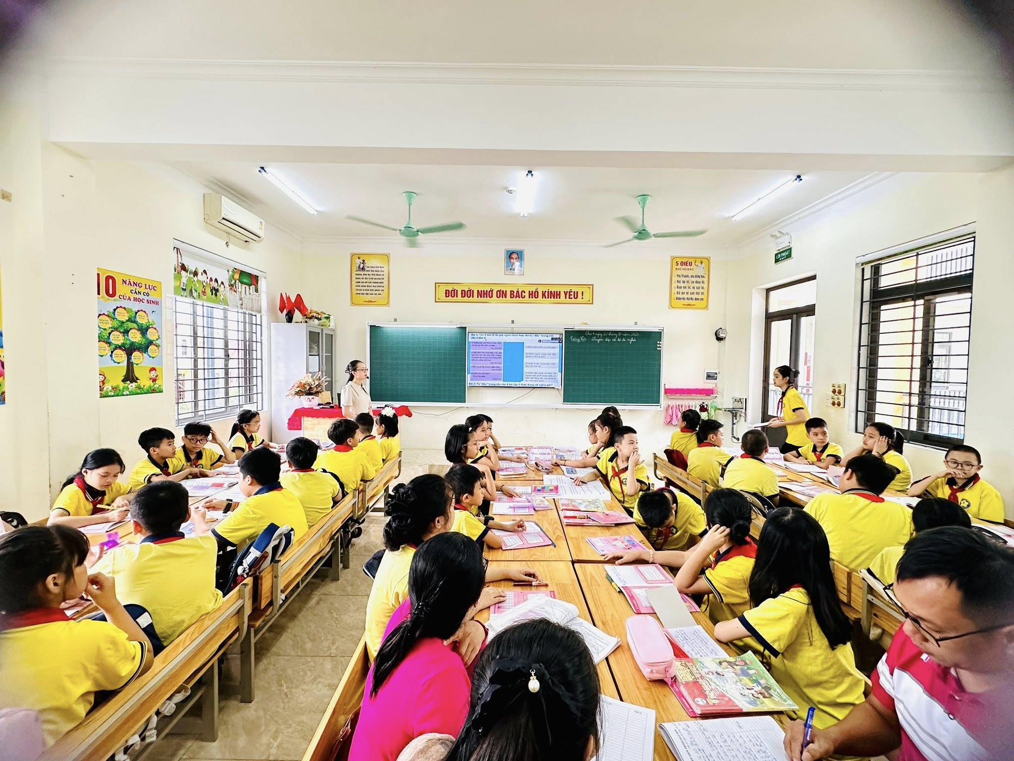 SINH HOẠT CHUYÊN MÔN THÁNG 10