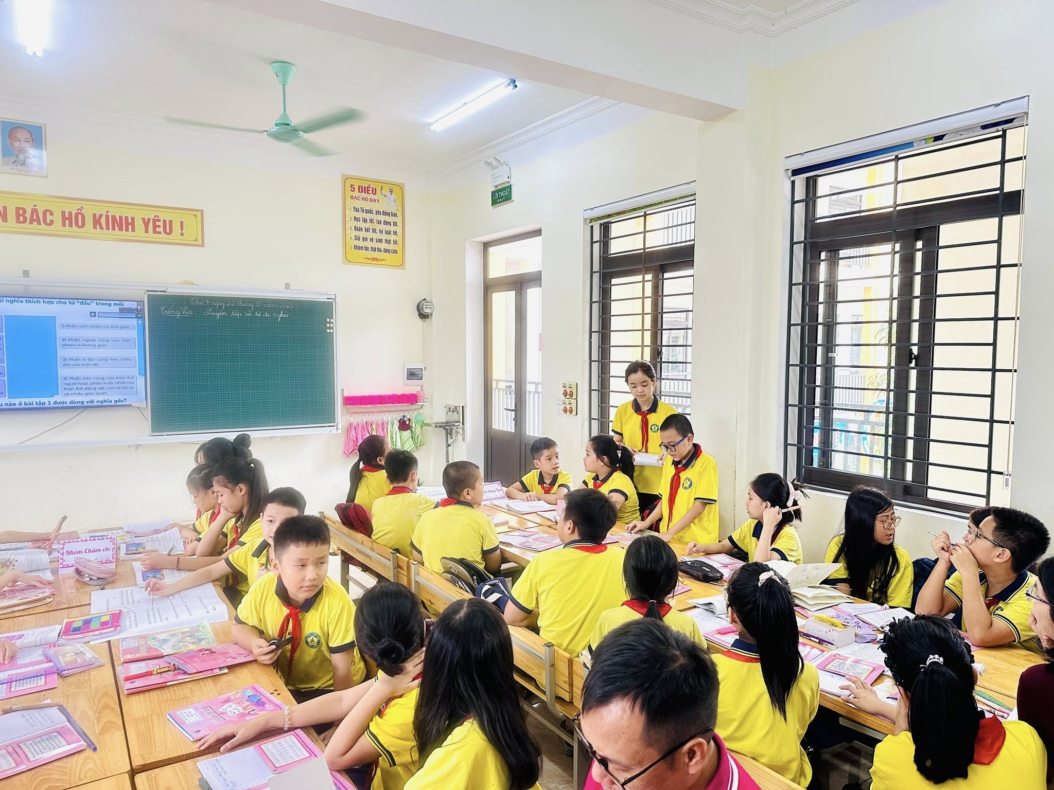 SINH HOẠT CHUYÊN MÔN THÁNG 10