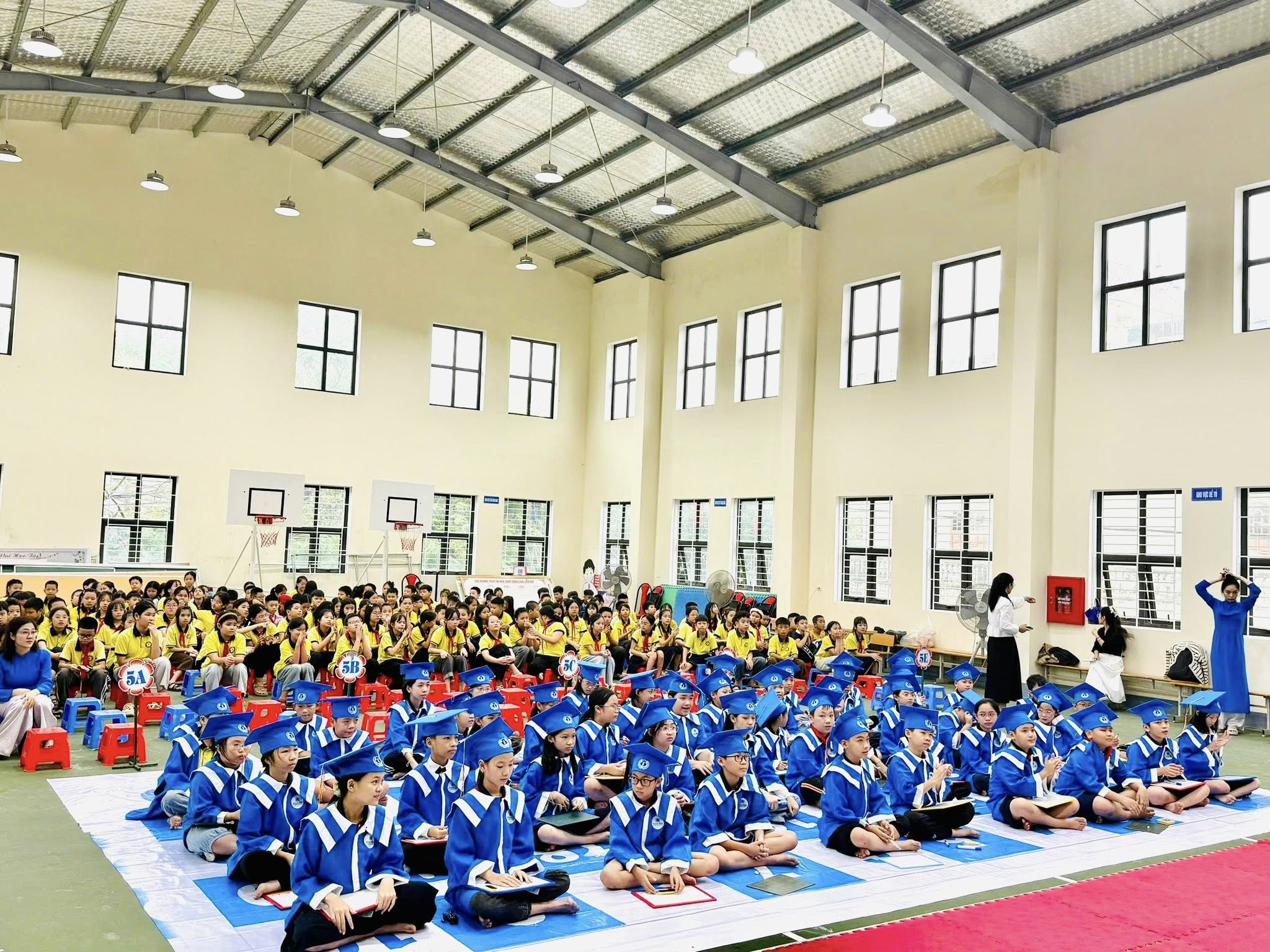 CÂU LẠC BỘ TIẾNG ANH THÁNG 10