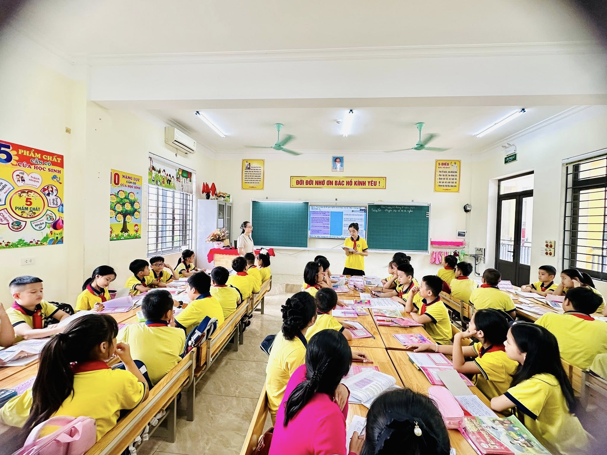 SINH HOẠT CHUYÊN MÔN THÁNG 10