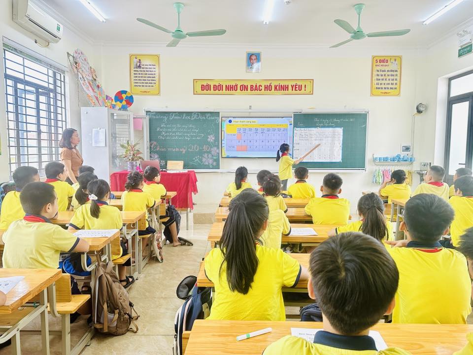 SINH HOẠT CHUYÊN MÔN THÁNG 10