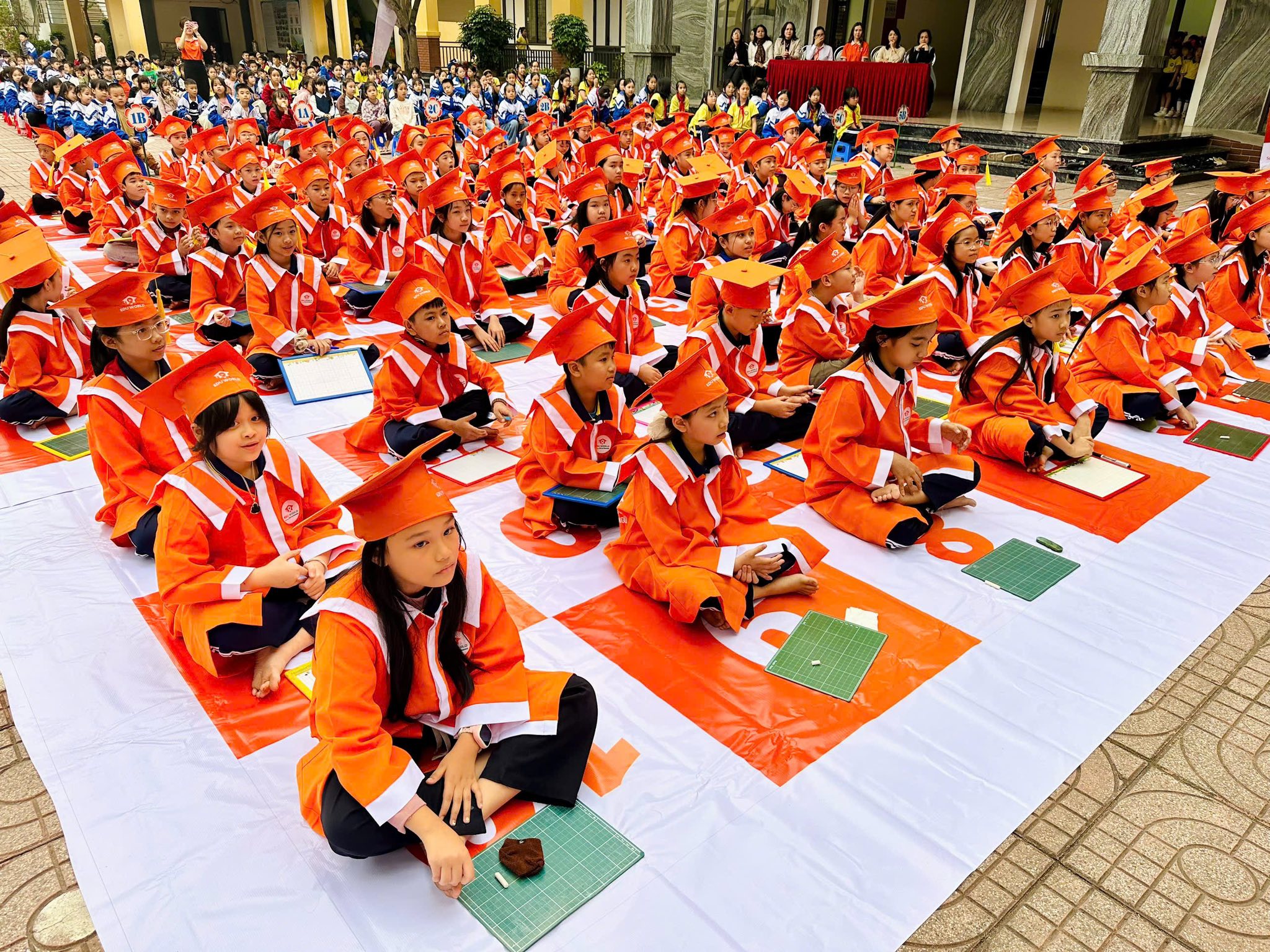 CÂU LẠC BỘ TIẾNG ANH THÁNG 12/2025