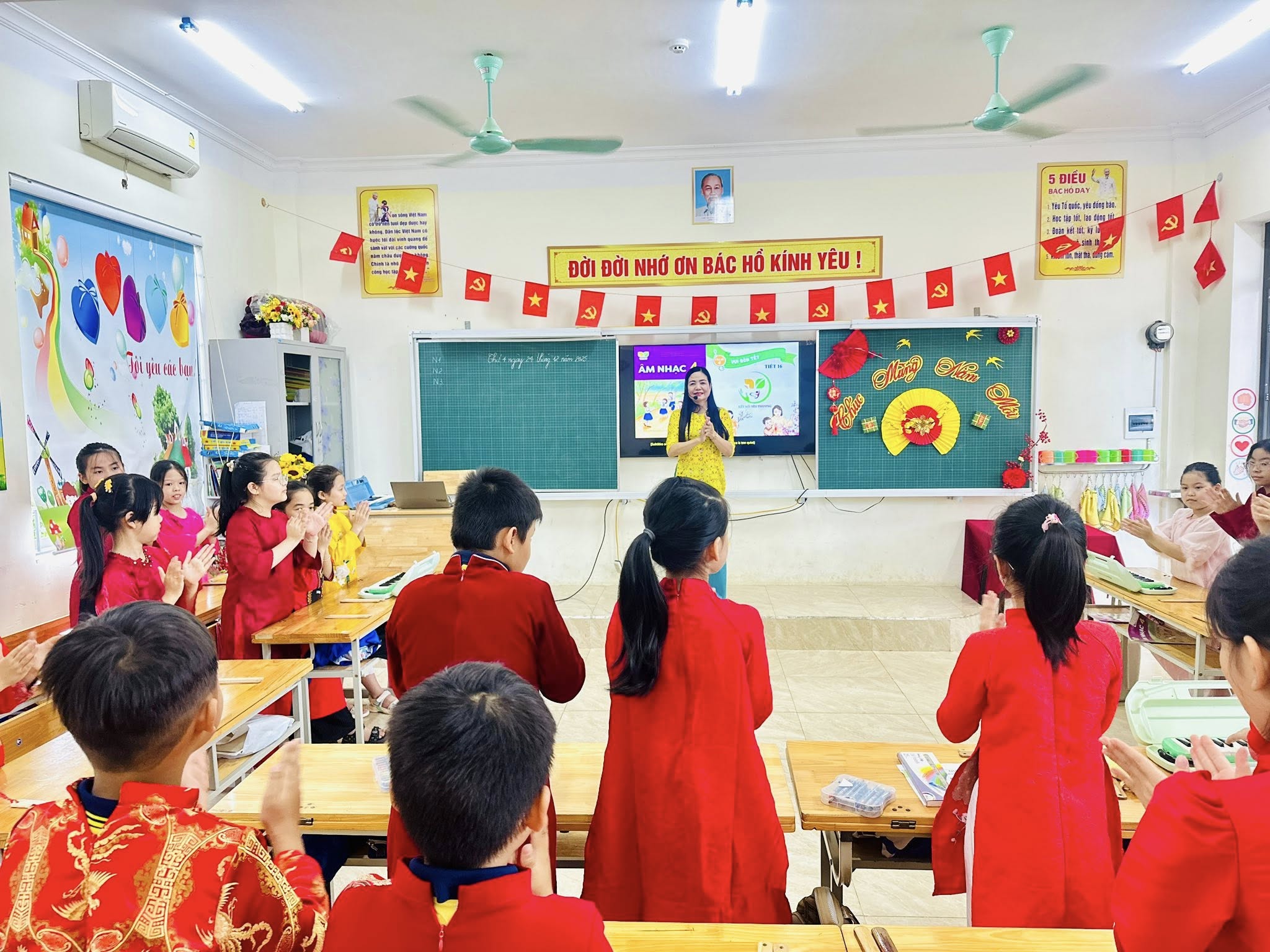 ĐỔI MỚI ĐỂ LAN TỎA CẢM HỨNG DẠY VÀ HỌC