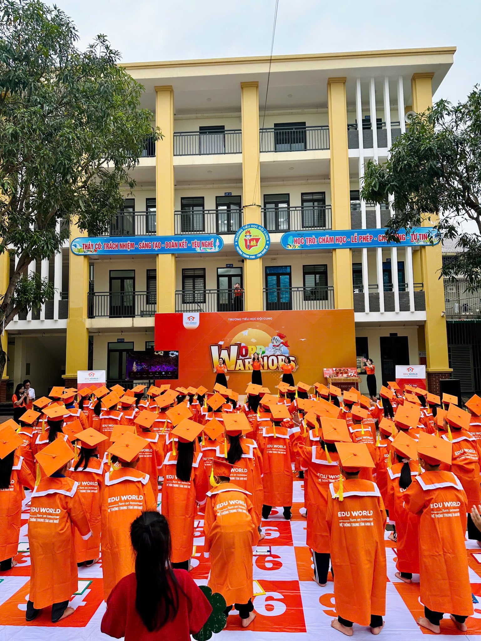 CÂU LẠC BỘ TIẾNG ANH THÁNG 12/2025